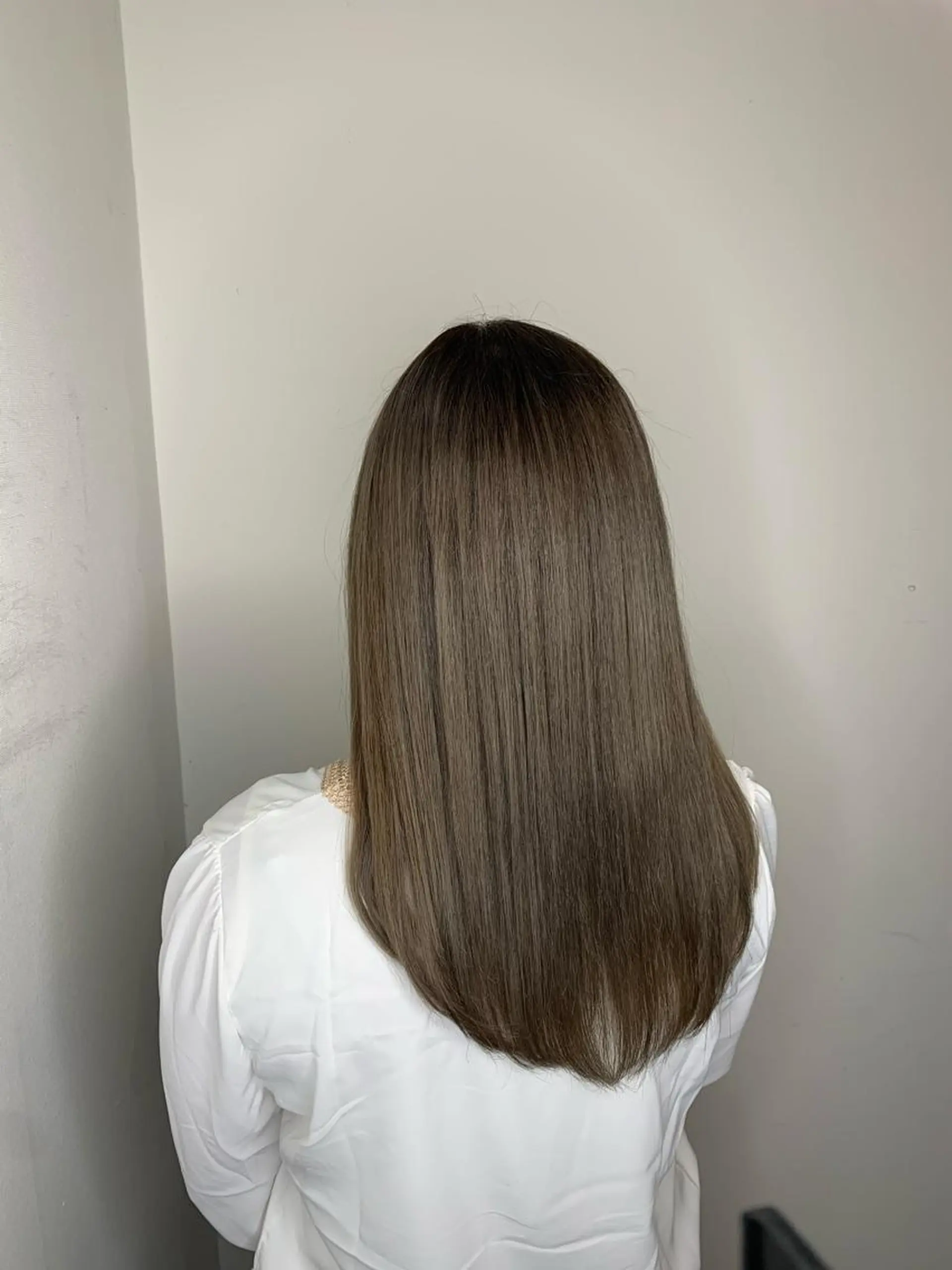 ロング メンズバレイヤージュ 斉藤春のヘアスタイル