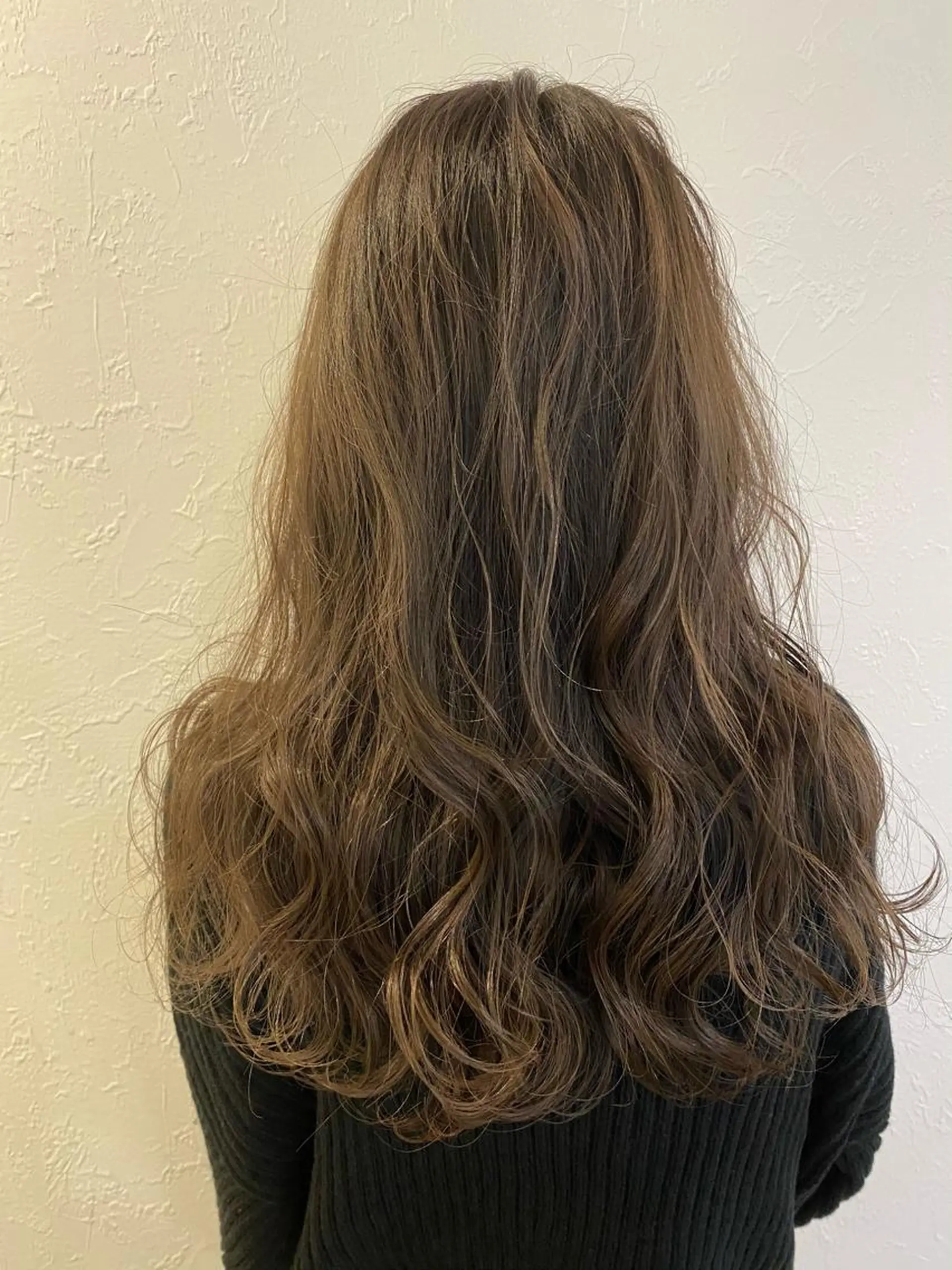 ロング カラー パーマ m ā l o. マァロのヘアスタイル