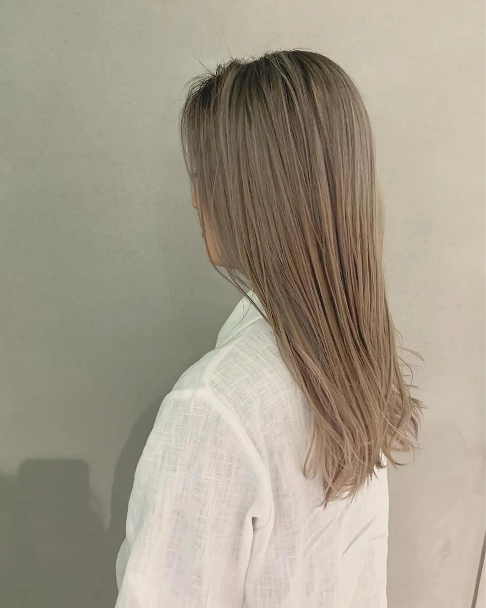 ロング カラー ベージュカラー ブリーチ ホワイトベージュ インナーカラー/天神 ブリーチ/吉田のヘアスタイル
