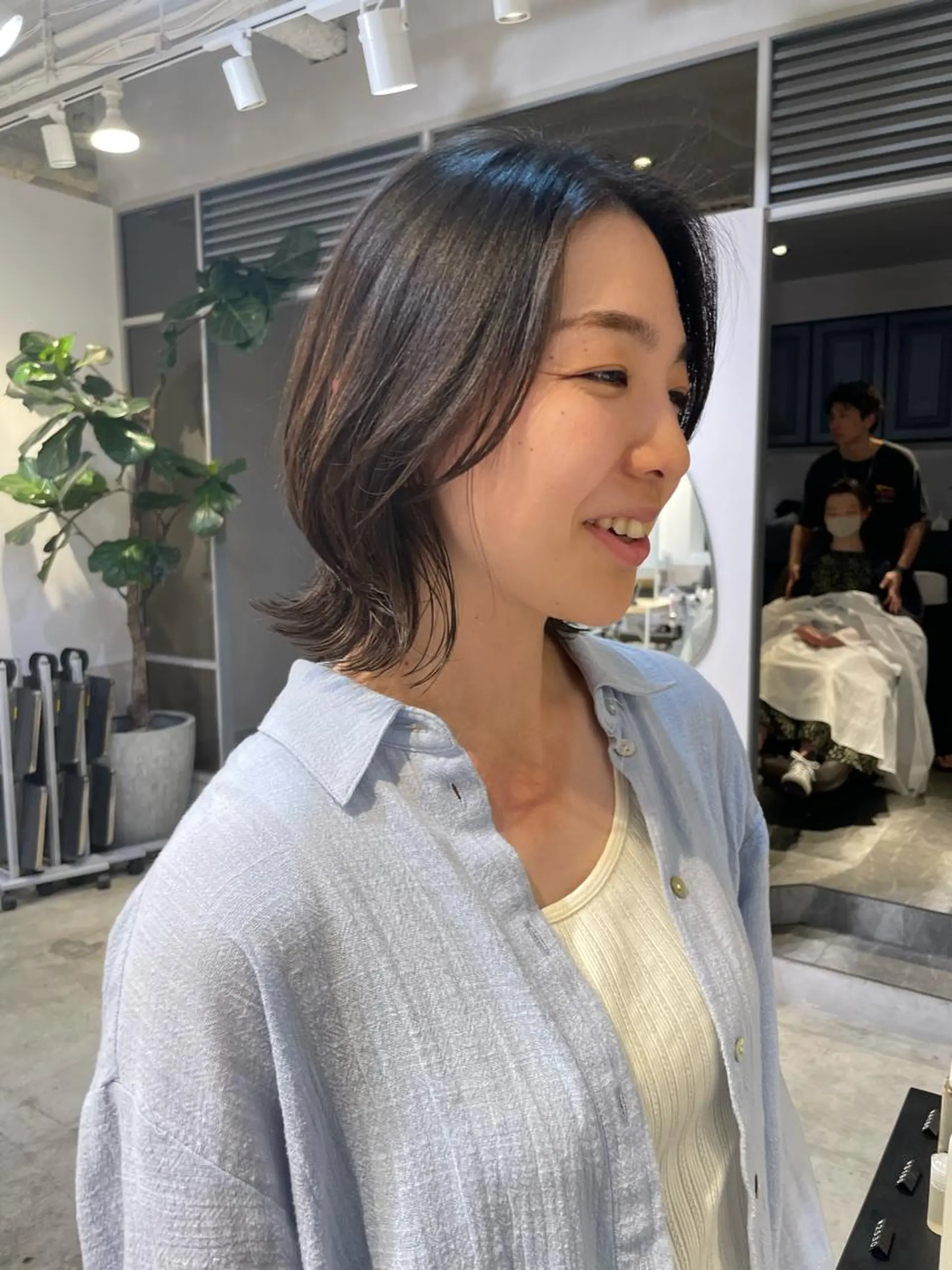 ミディアム 斉藤 瑞恵のヘアスタイル