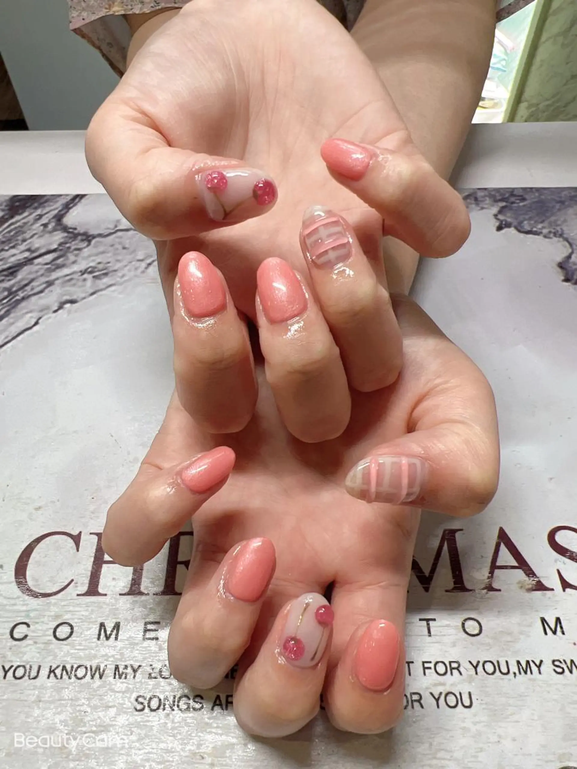 ネイル Guarendo錦糸町店所属・ガレンドウ 白澤 愛子のネイルデザイン