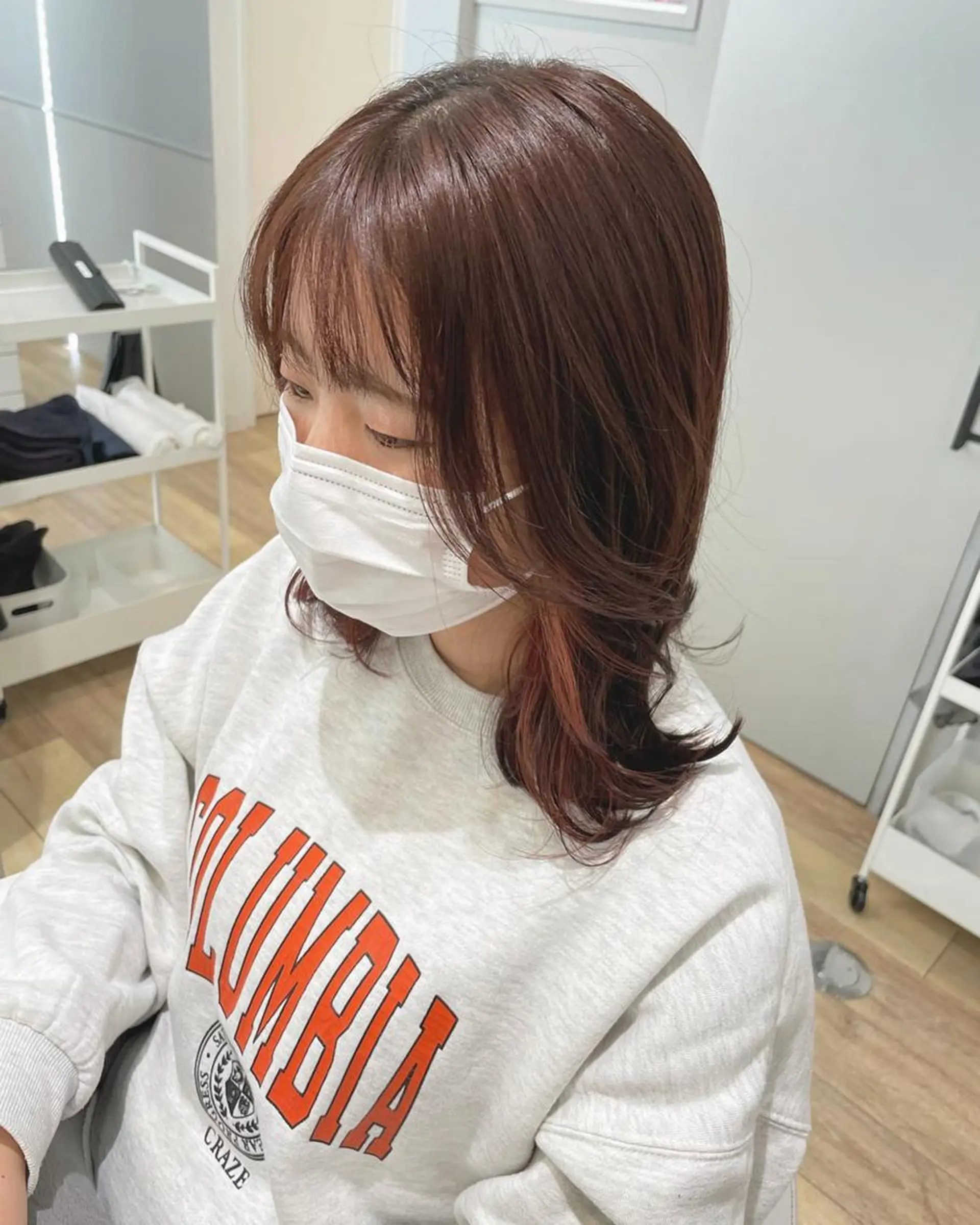 ミディアム カラー パーマ ヘアアレンジ メンズ キッズ ネイル マツエク・マツパ メンズインナーカラー インナーカラー オレンジ ピンクカラー イエローカラー 🫧垢抜けヘア🫧 SHIORIのヘアスタイル