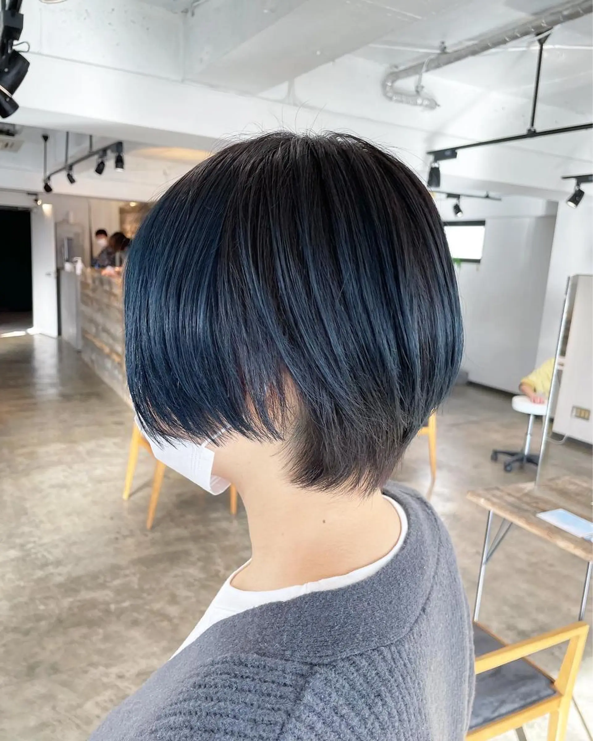 ショート カラー カット ヘアカラー トリートメント ハイトーン/レイヤー /ケアブリーチ石川治のヘアスタイル