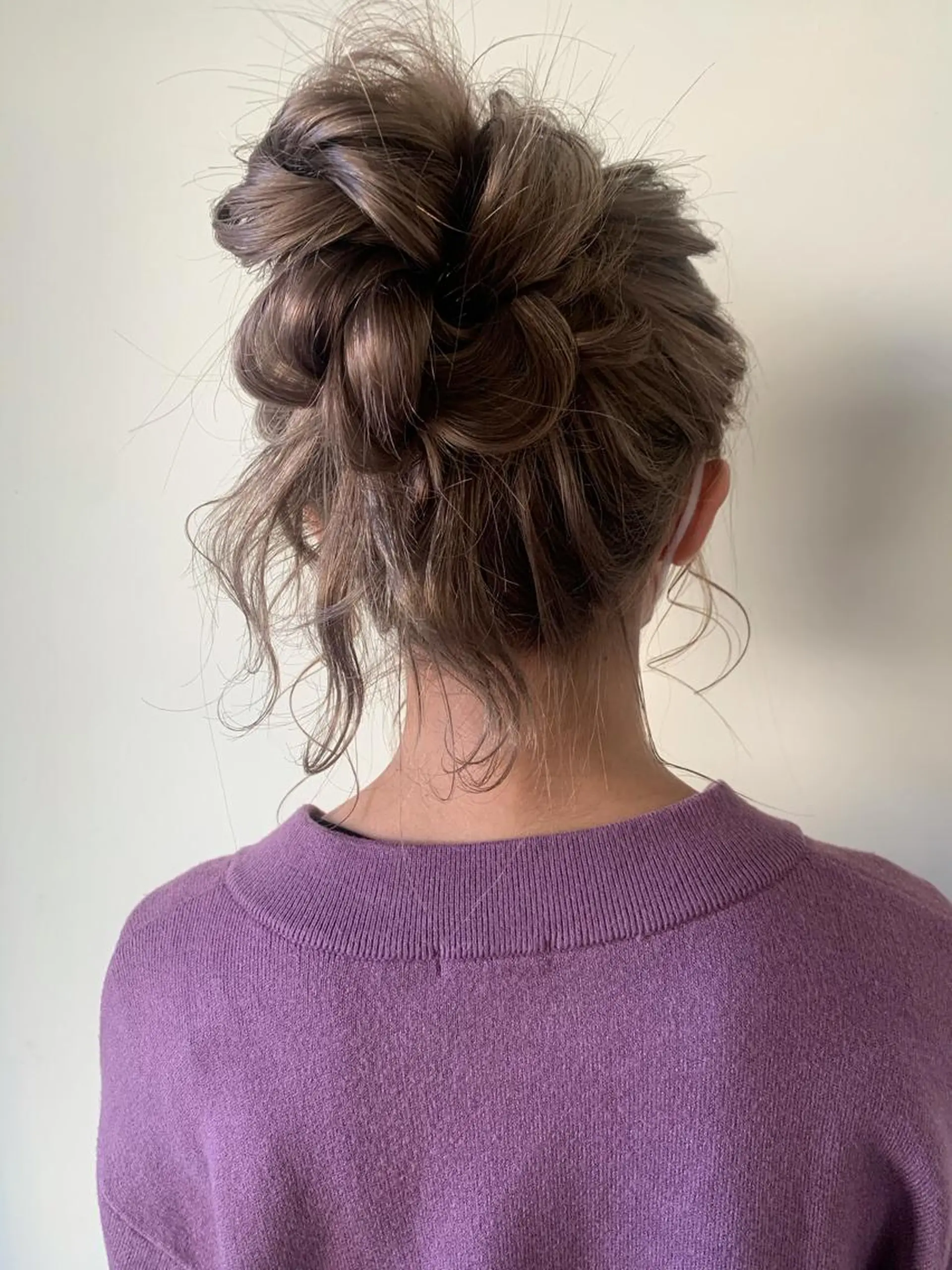 セミロング お団子ヘア monolith所属・金井愛華 【monolith】のヘアスタイル