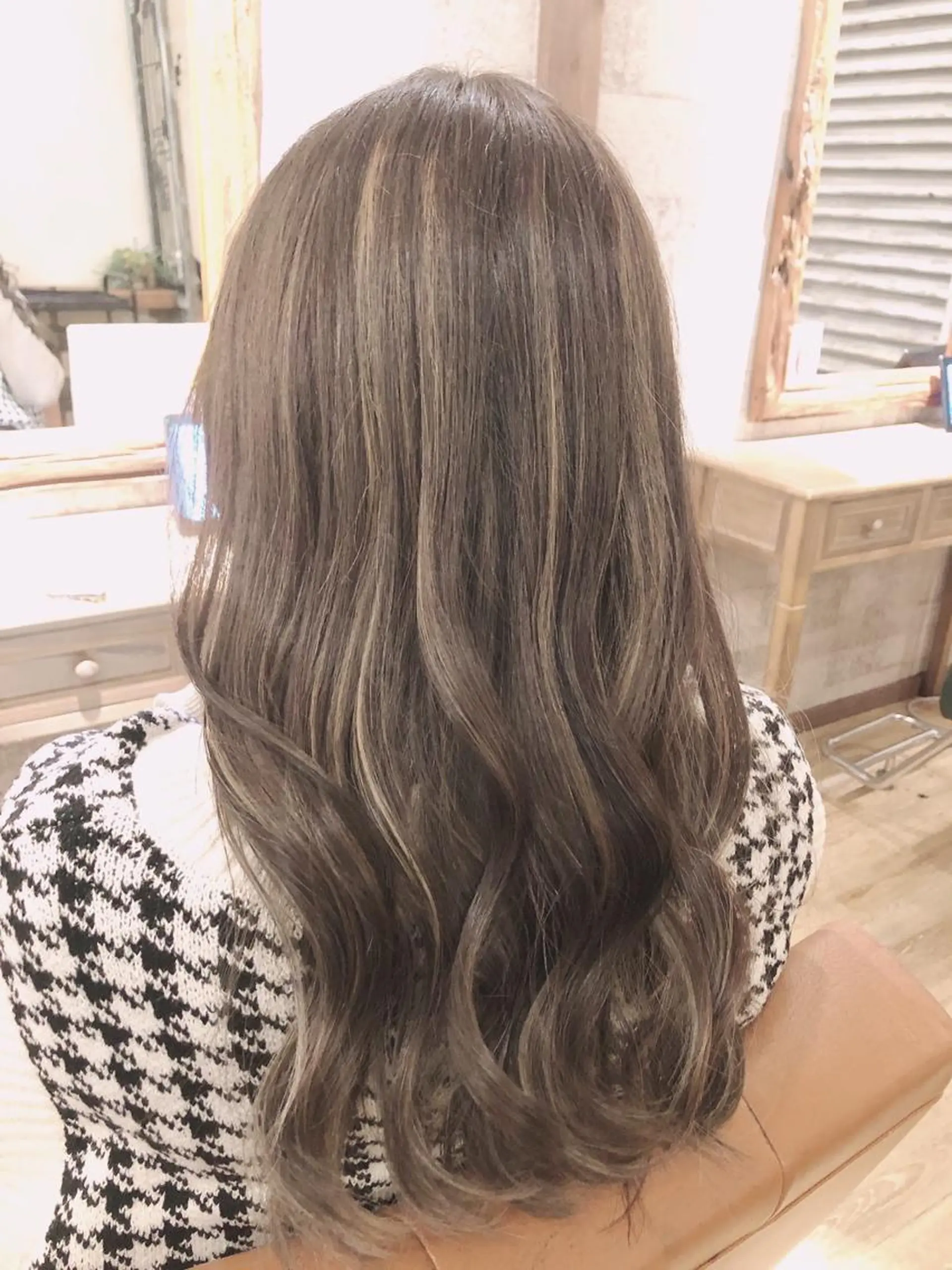 ロング カラー ハイライトカラー ハイライト La fith hair clan 広島本通店所属・La fith yukinoのヘアスタイル