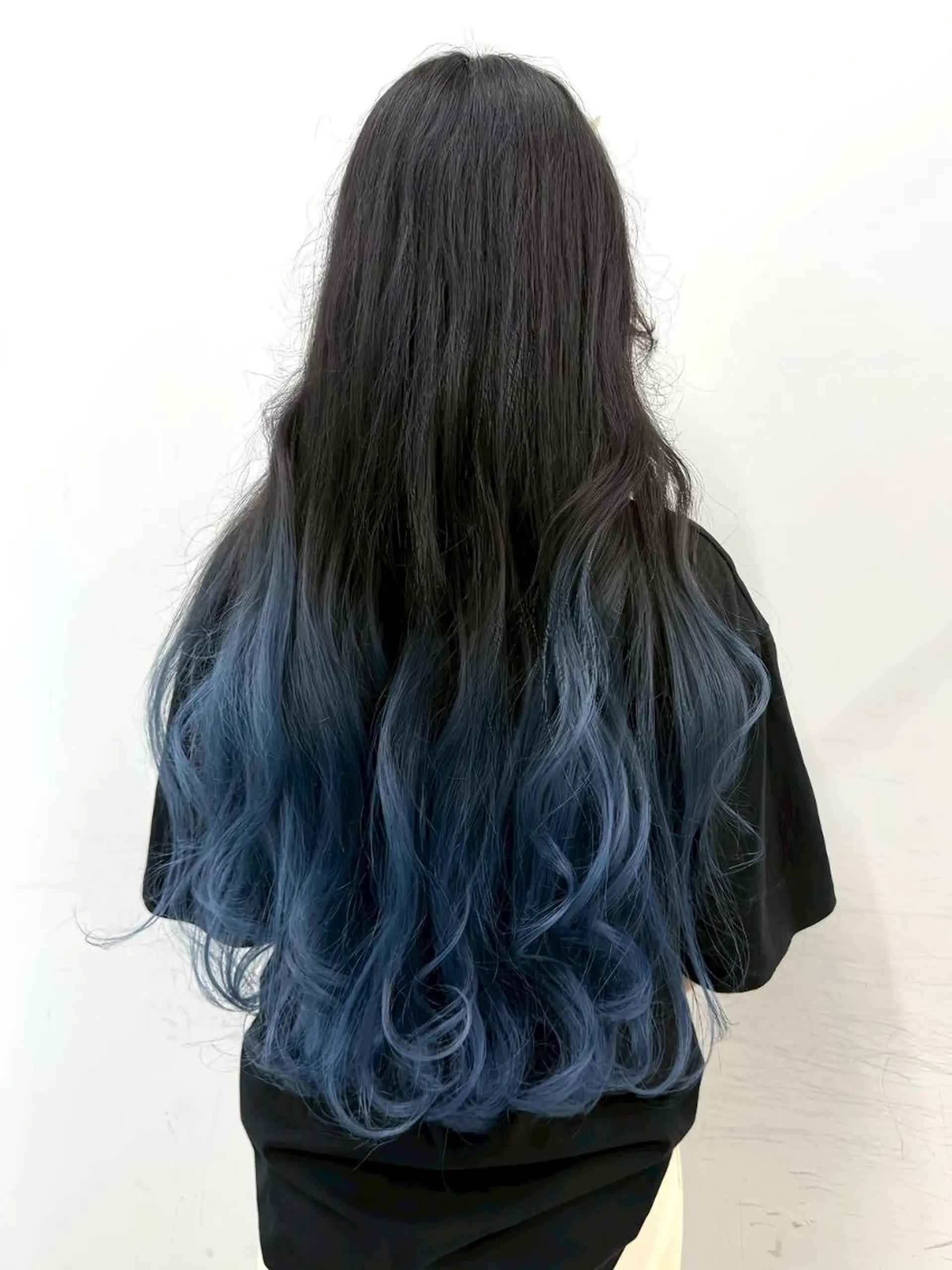 ロング カラー アディクシーカラー アッシュ ブルーカラー ダークアッシュ グレージュ 【公式】amble luxe池袋東口🩷のヘアスタイル