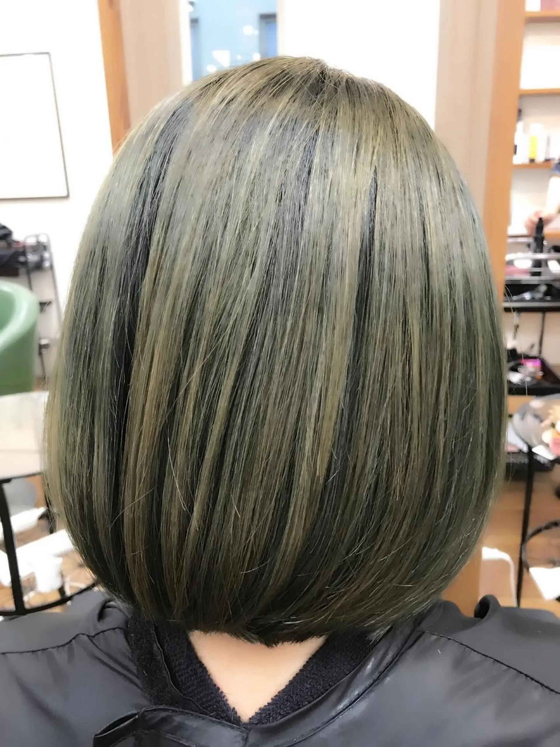 ショート カラー ブリーチ 透明感カラー グレージュ HAIR  SALON C.C所属・吉森 満俊のヘアスタイル