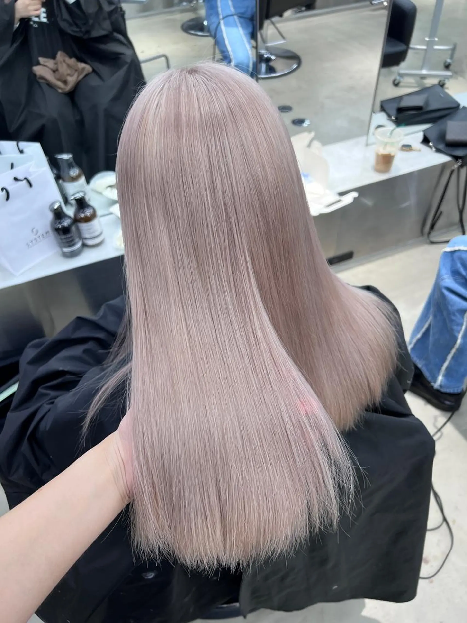 ミディアム カラー グレージュ 紬/enne/ブリー チ/ハイトーンのヘアスタイル