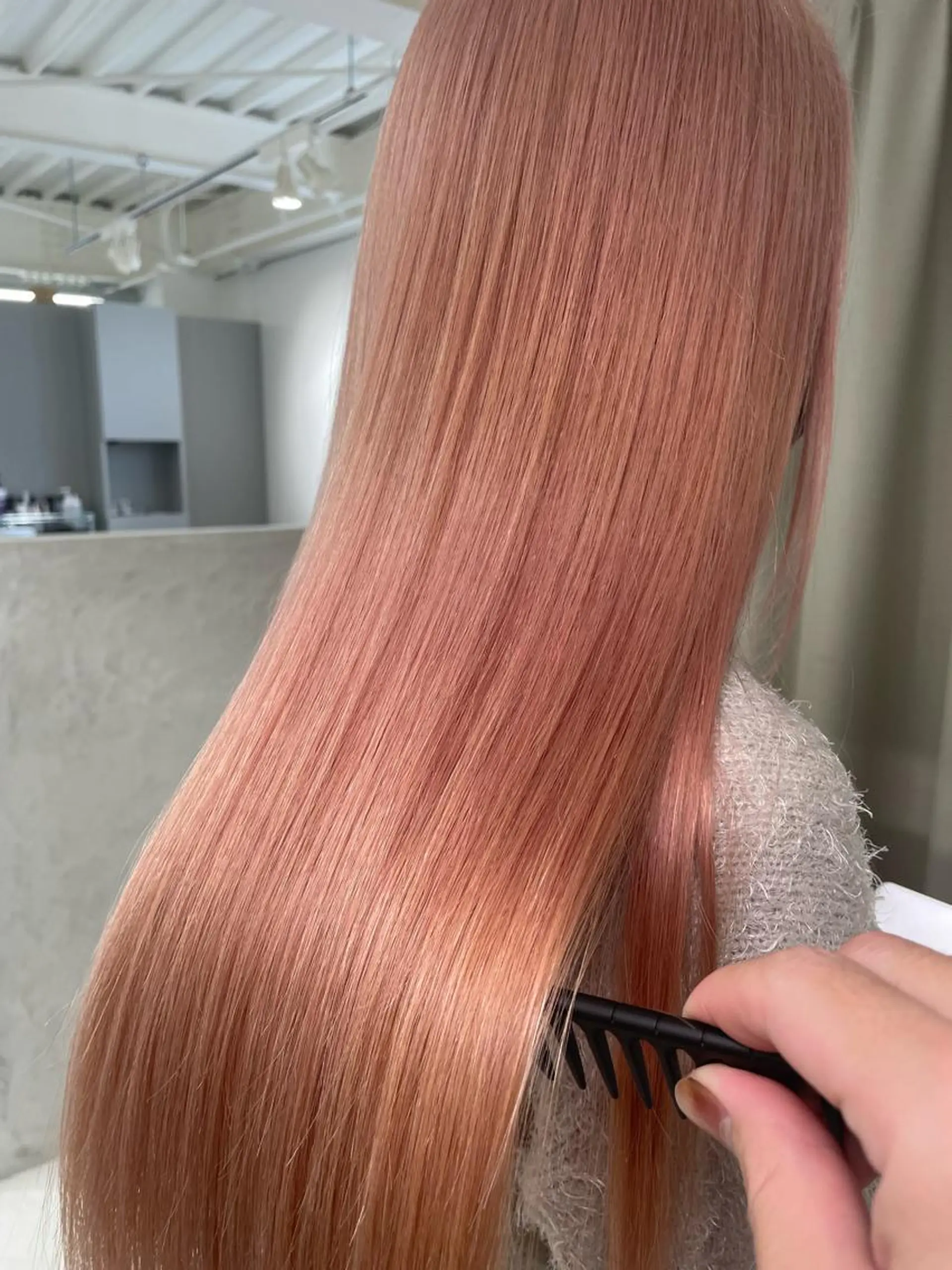 ロング カラー ito. ブリーチ/髪質改善のヘアスタイル