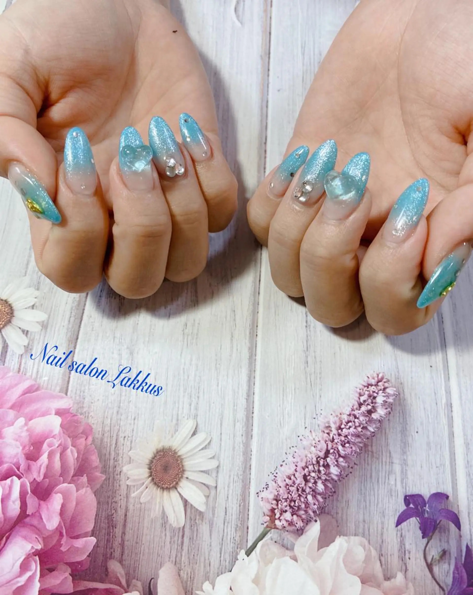 ネイル グラデーション ハート ぷっくりネイル Lakkus T－CHIのネイルデザイン