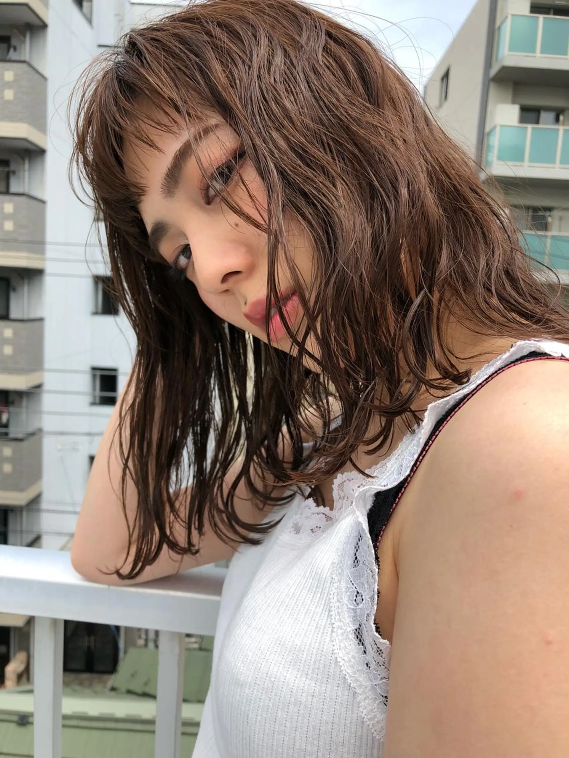 セミロング 顔周りレイヤー/韓国 ブリーチminamiのヘアスタイル