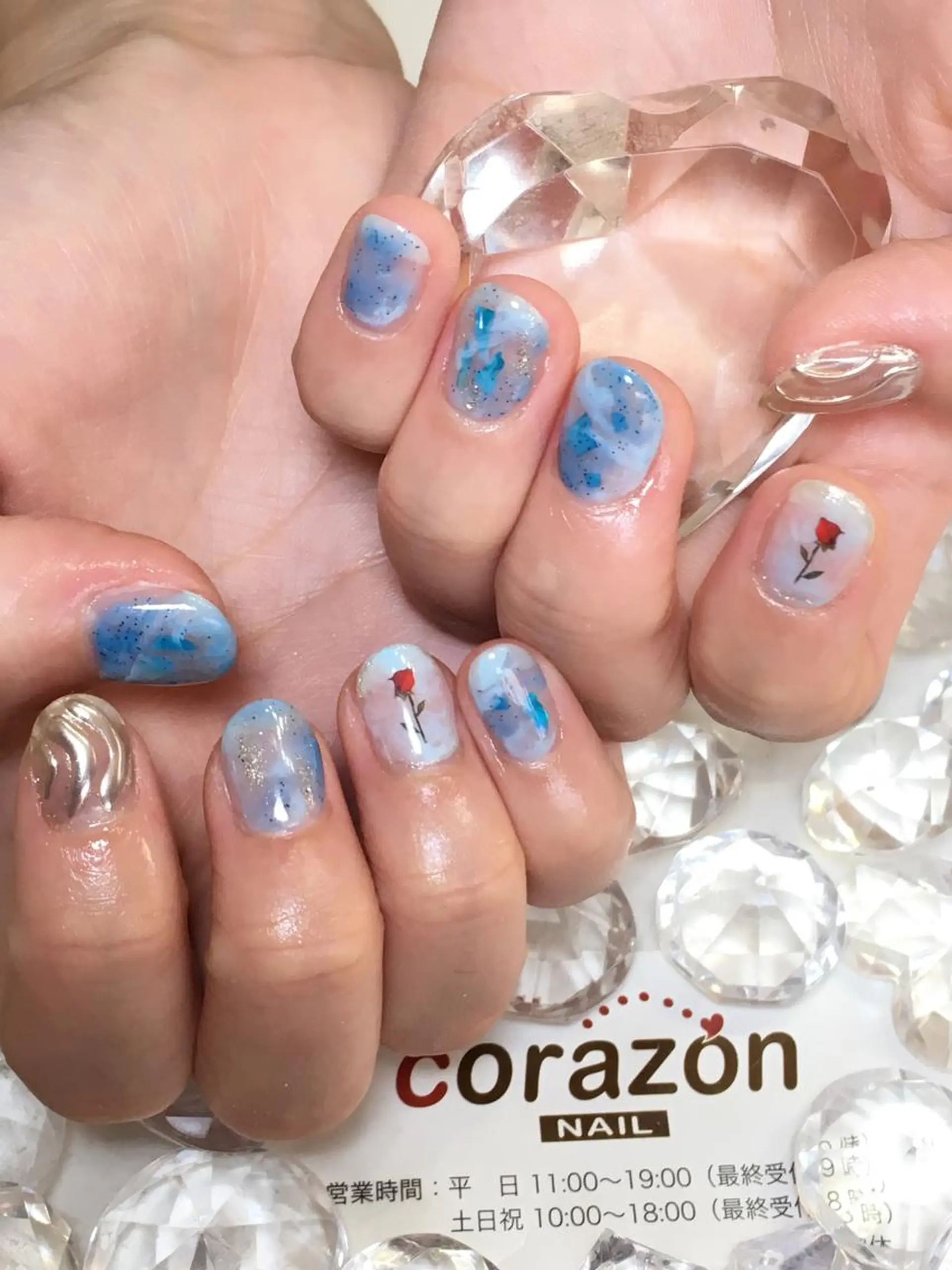 ネイル アートネイル 水色 ミラーネイル ニュアンスネイル corazon所属・ネイリスト aicoのネイルデザイン