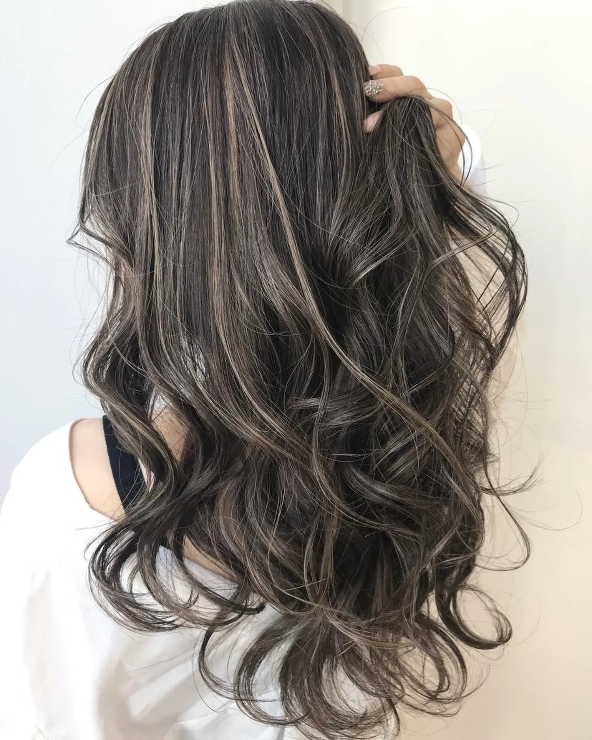 ロング カラー ヘアアレンジ 🌟髪質改善ケアカラ ー美髪縮毛矯正y🌟のヘアスタイル