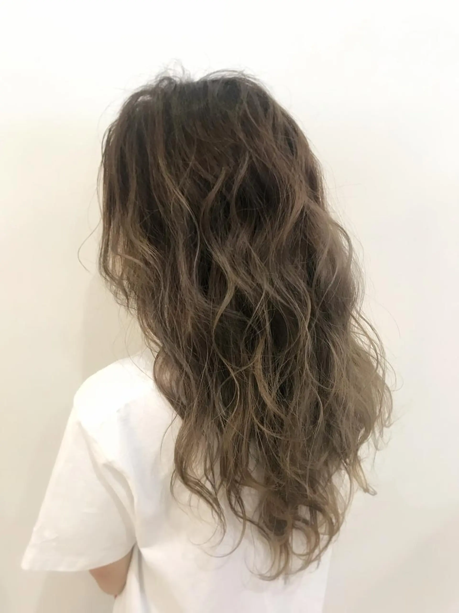 ロング レイヤーカット ヘアカラー トリートメント slow所属・名取 純平のヘアスタイル