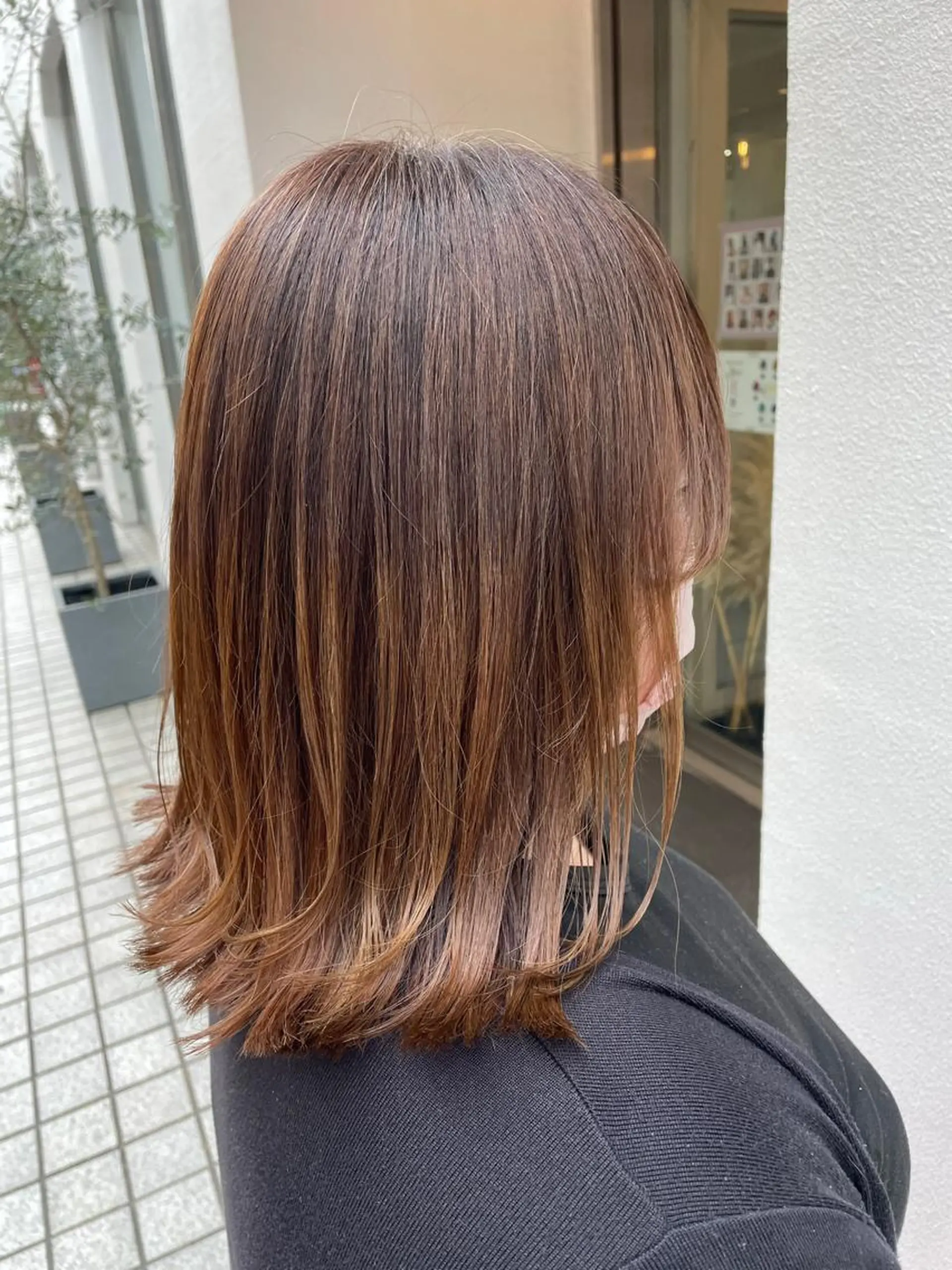 セミロング 顔周りカット レイヤーカット キルンサンピアン所属・ナチュラルカラー 児玉優香のヘアスタイル