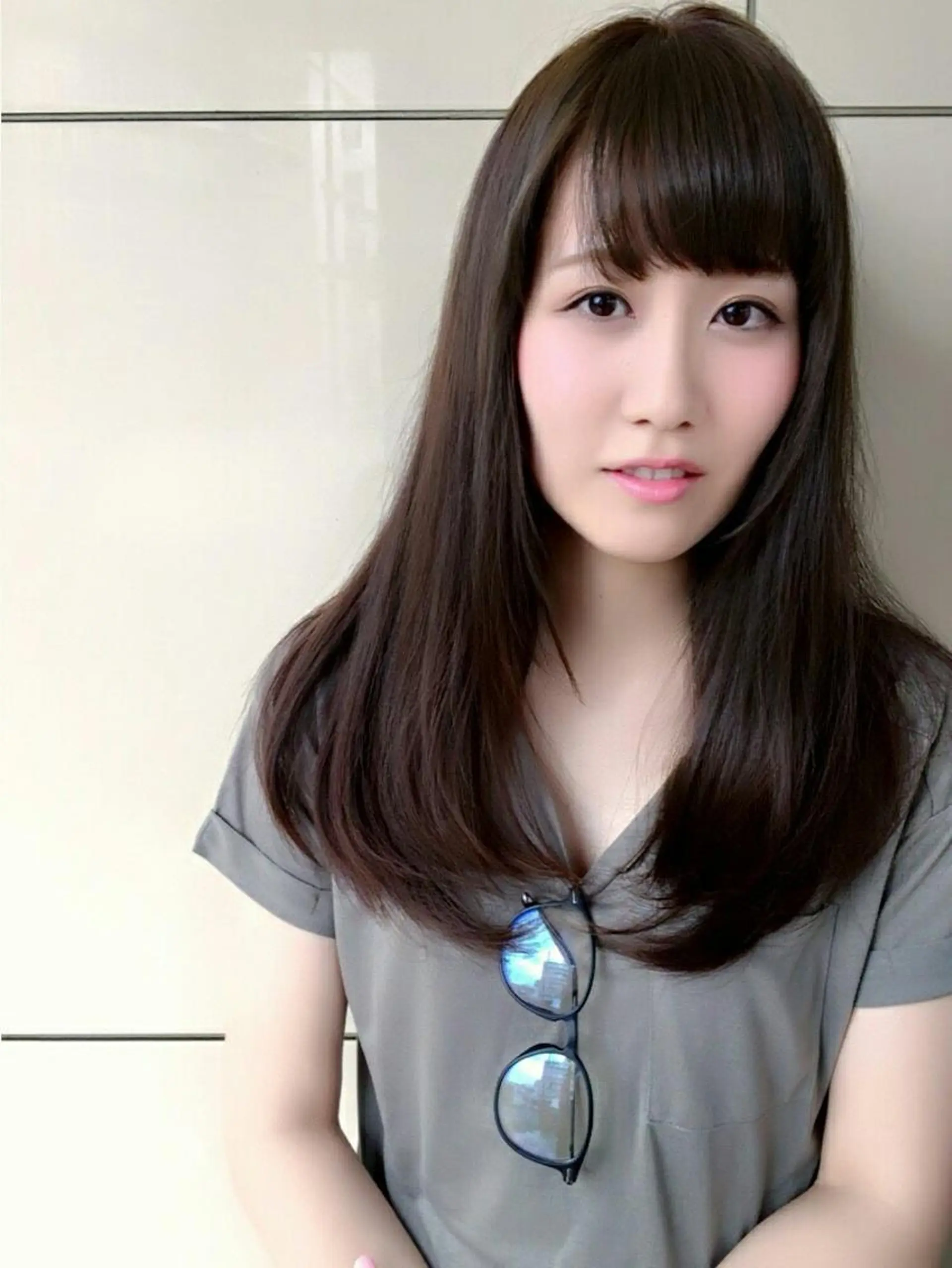 ロング カラー ベージュカラー 透明感カラー yukari 艶髪ヘアのヘアスタイル