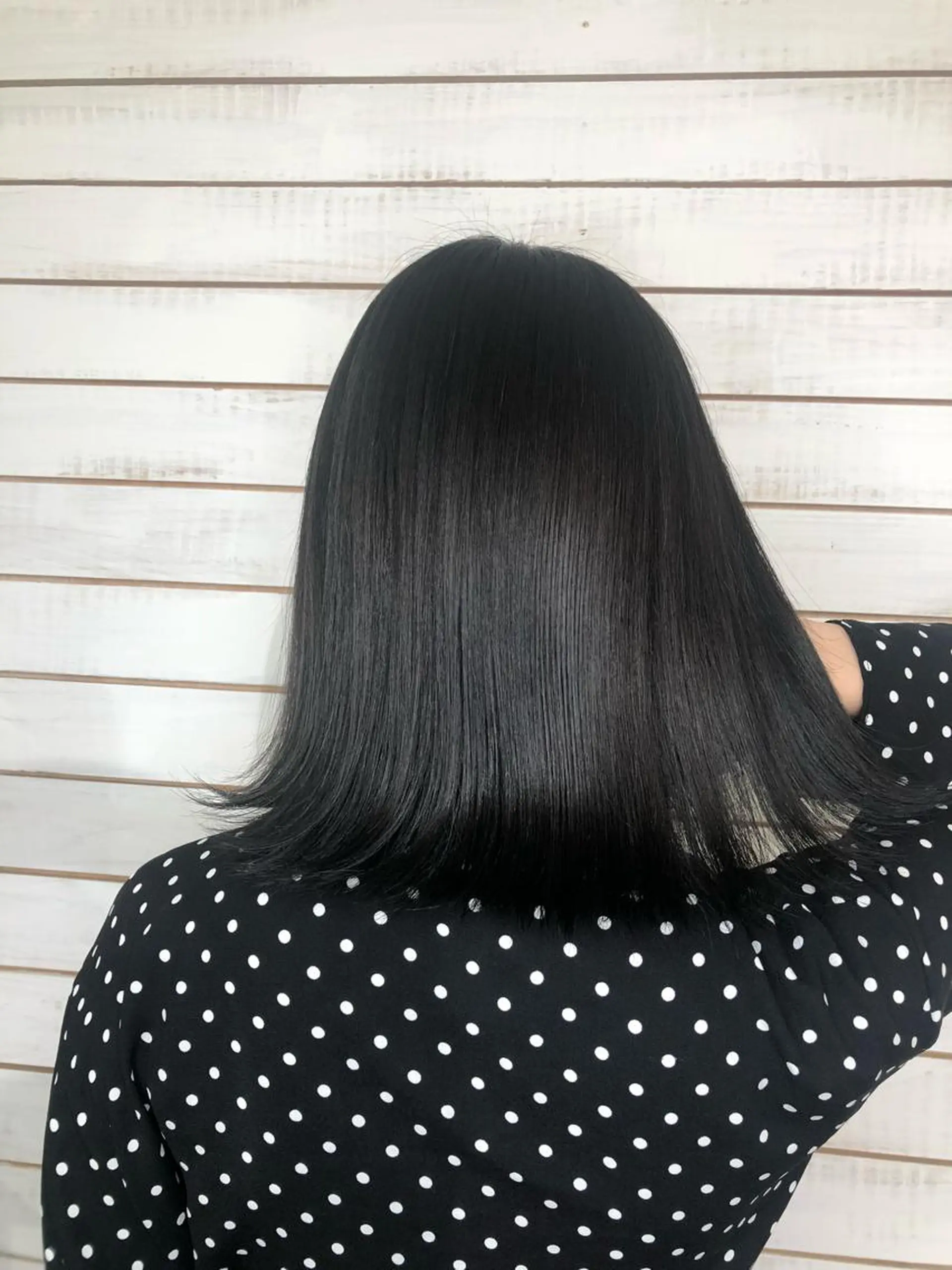 ミディアム カラー アッシュ ブリーチ ブリーチなしカラー シルバー シルバーアッシュ カット ヘアカラー トリートメント ヘッドスパ 🦋美髪/エクステ 🦋アベイクミのヘアスタイル