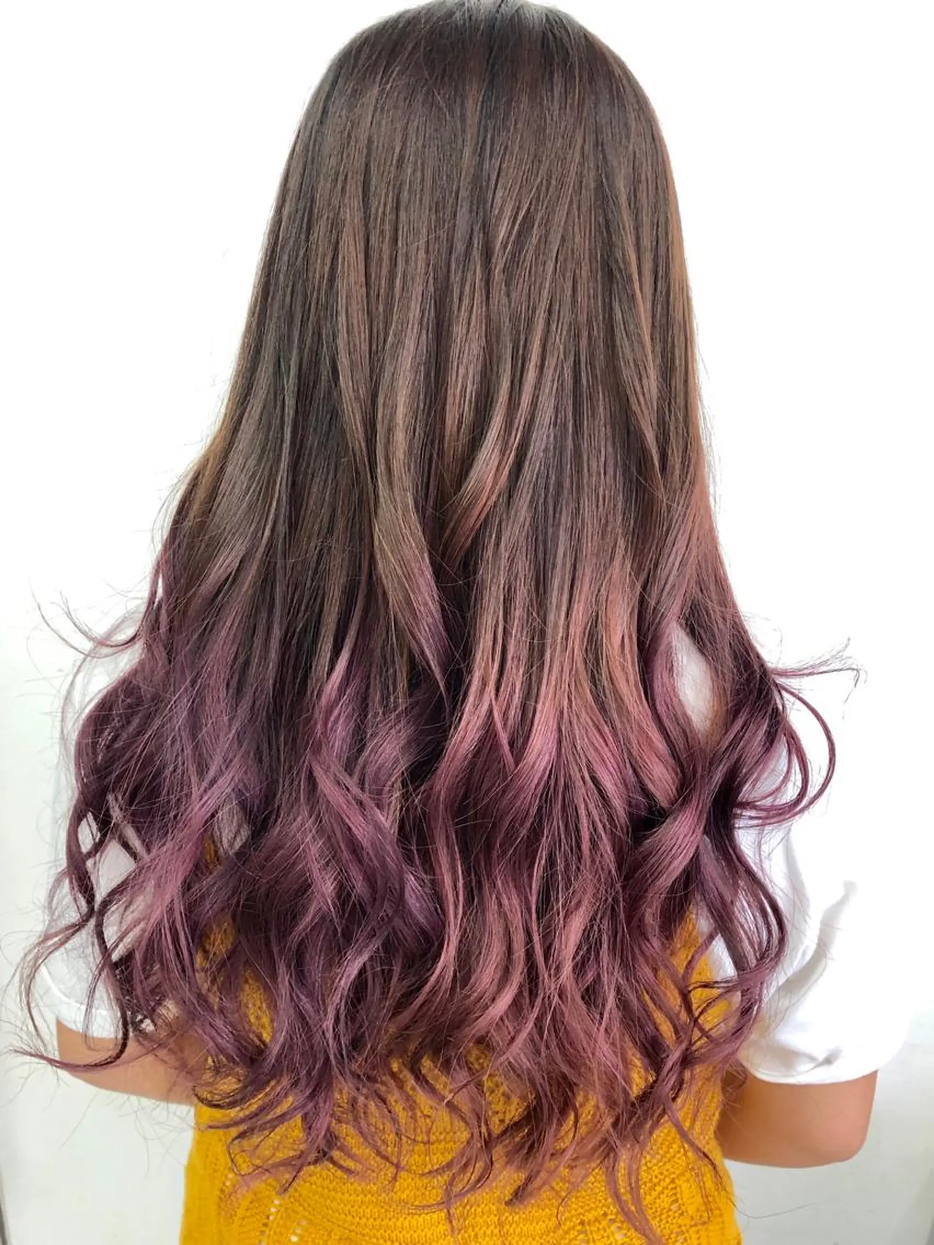 ロング 白髪ぼかしハイライト めさきすずなのヘアスタイル