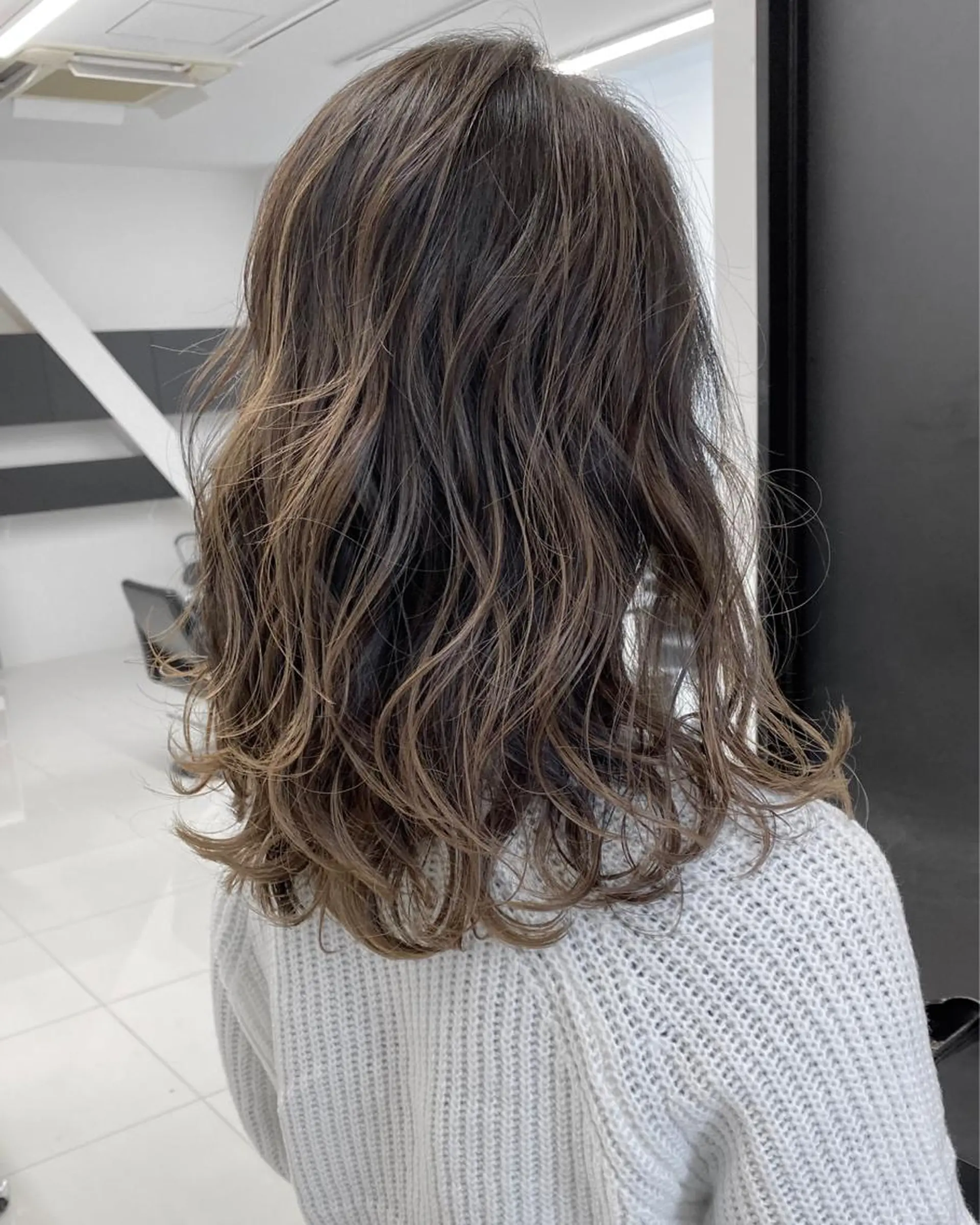 ミディアム カラー ヘアアレンジ 透明感カラー ハイライトカラー ハイライト 【公式】amble luxe池袋東口🩷のヘアスタイル