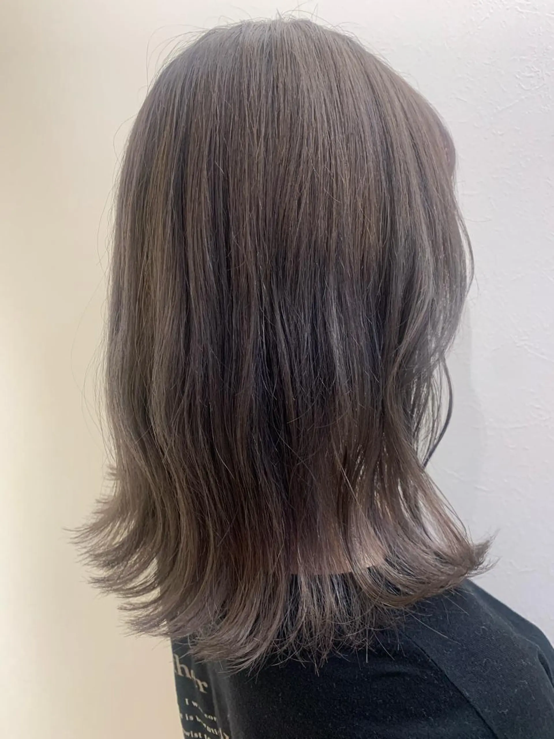 ミディアム カラー ブリーチ ラベンダーカラー ラベンダーグレー カット ヘアカラー トリートメント hub hair レイヤー/透明感のヘアスタイル