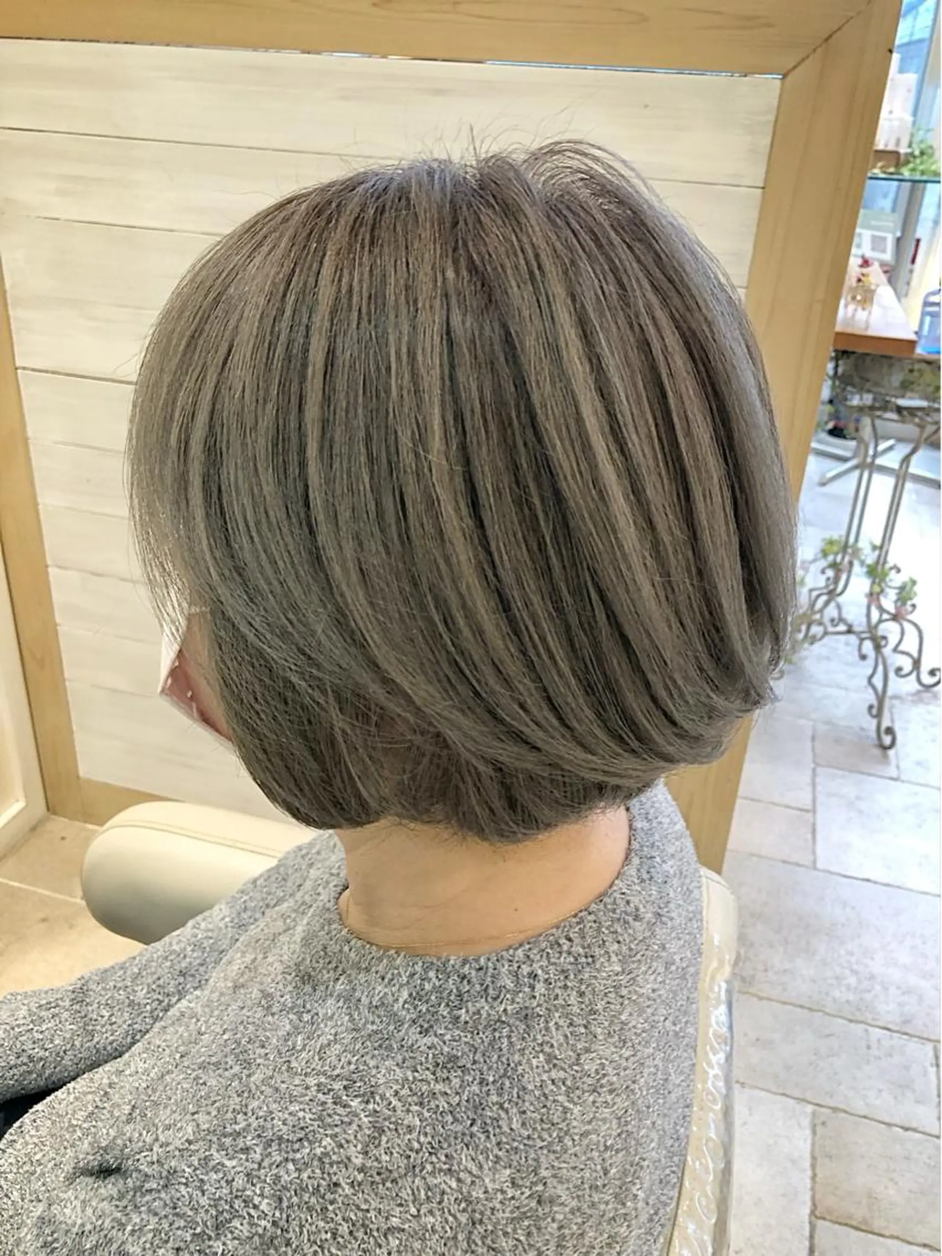 ショート カラー 須賀 一美のヘアスタイル