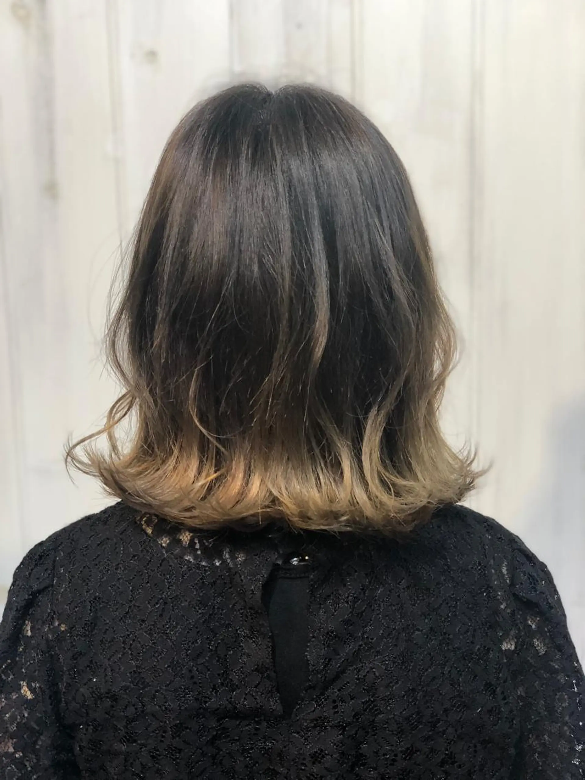 ミディアム カラー アッシュ ベージュカラー イルミナカラー 縮毛矯正⭐️ TAKAHIROのヘアスタイル