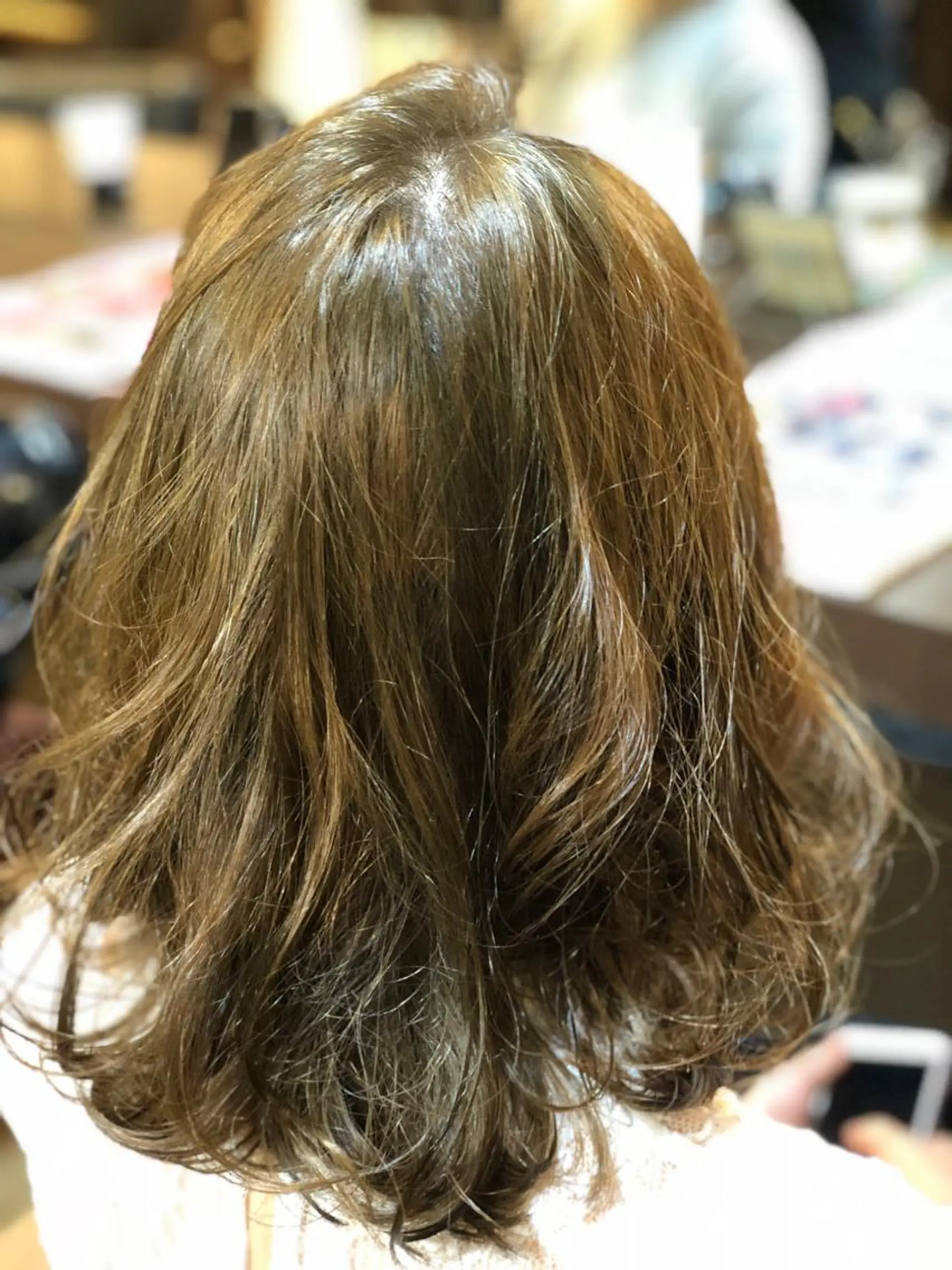 カラー Agu hair Lazuli所属・松本 マサシのヘアスタイル