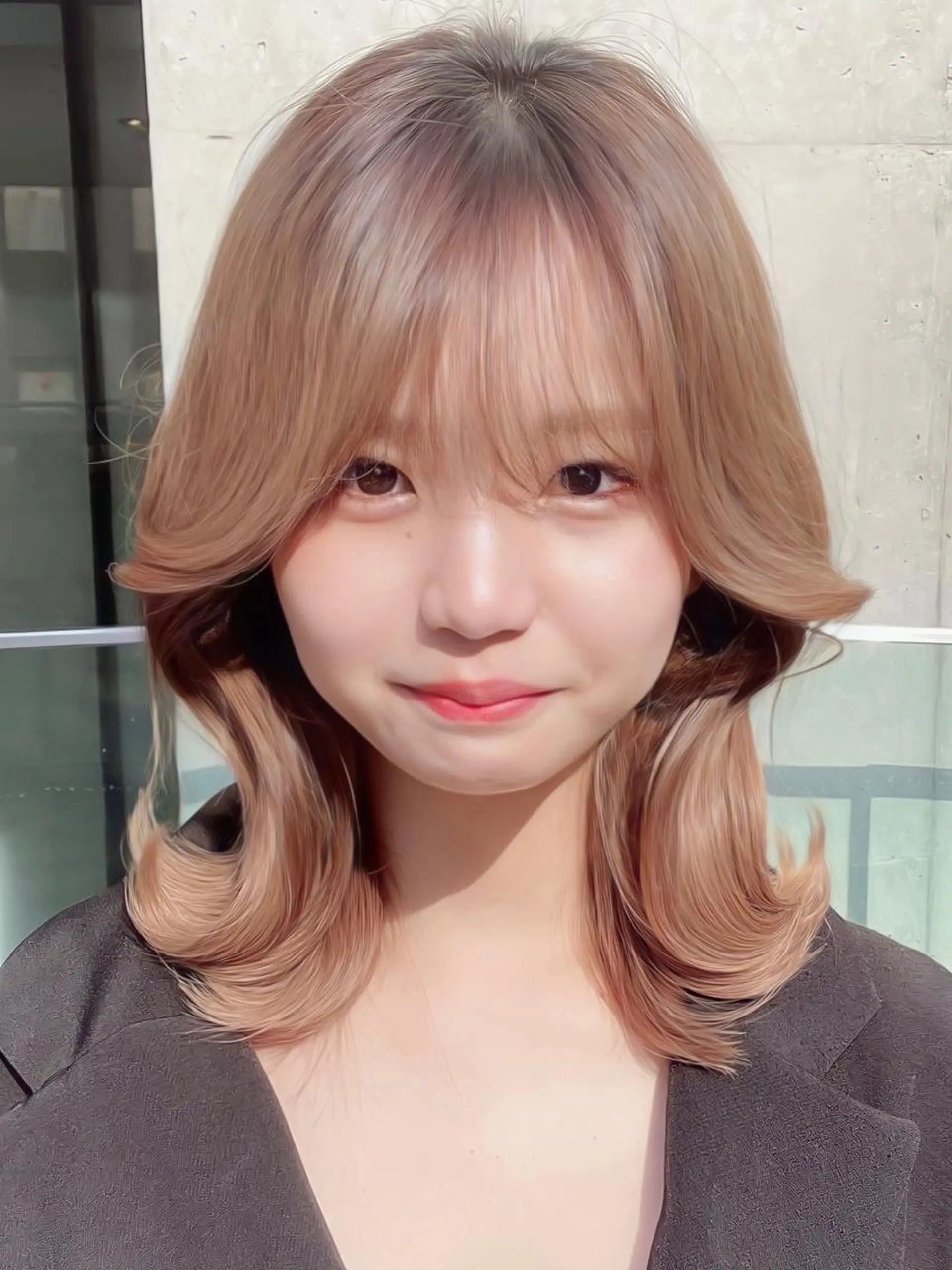 セミロング カラー ベージュカラー ブラウンカラー ミルクティーベージュ くびれヘア 顔まわりレイヤー ヘアカラー 顔周り特化/韓国ヘア /レイヤー/吉野幸大のヘアスタイル