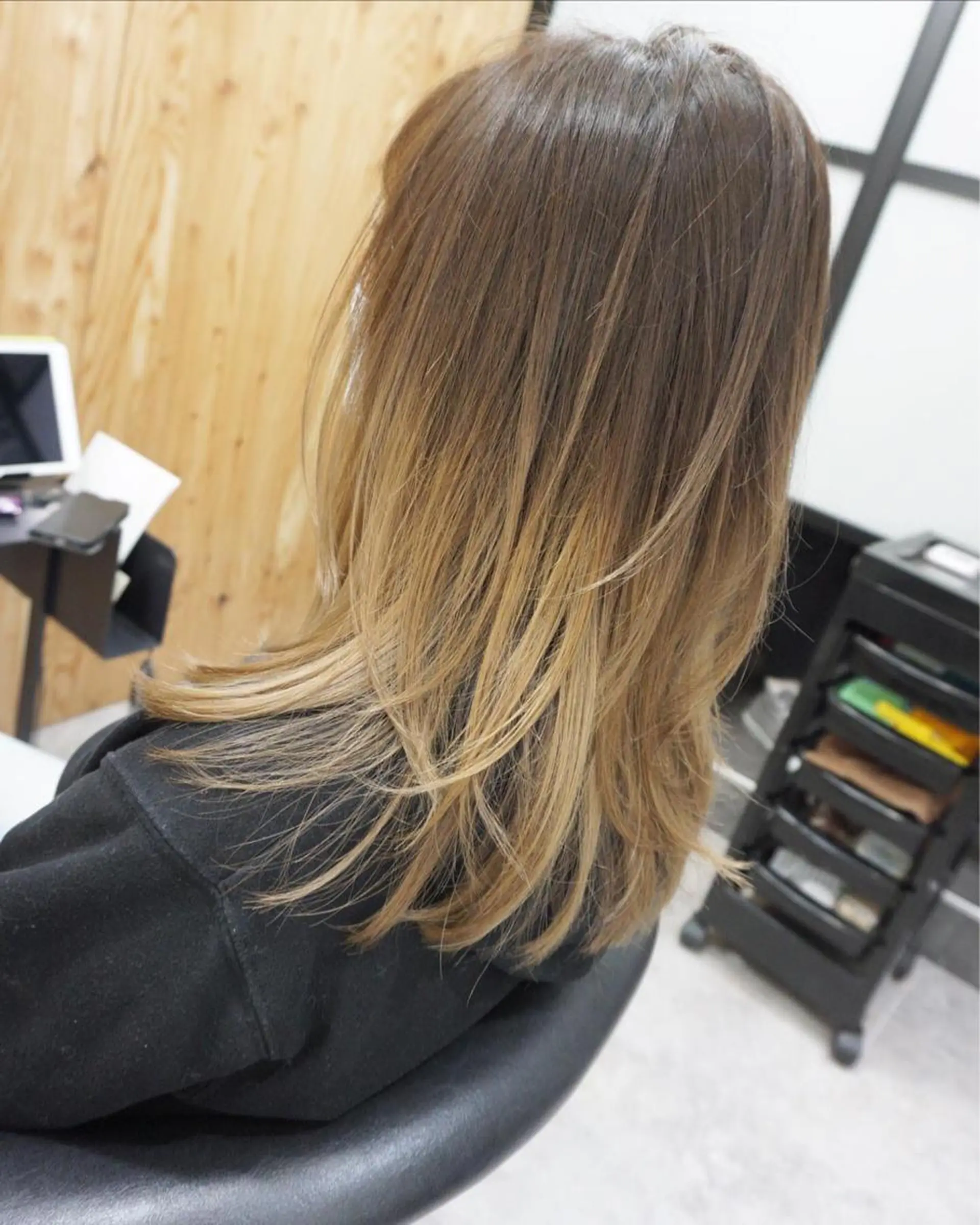 セミロング レイヤーカット カット ヘアカラー トリートメント hair teria ryu 大塚のヘアスタイル