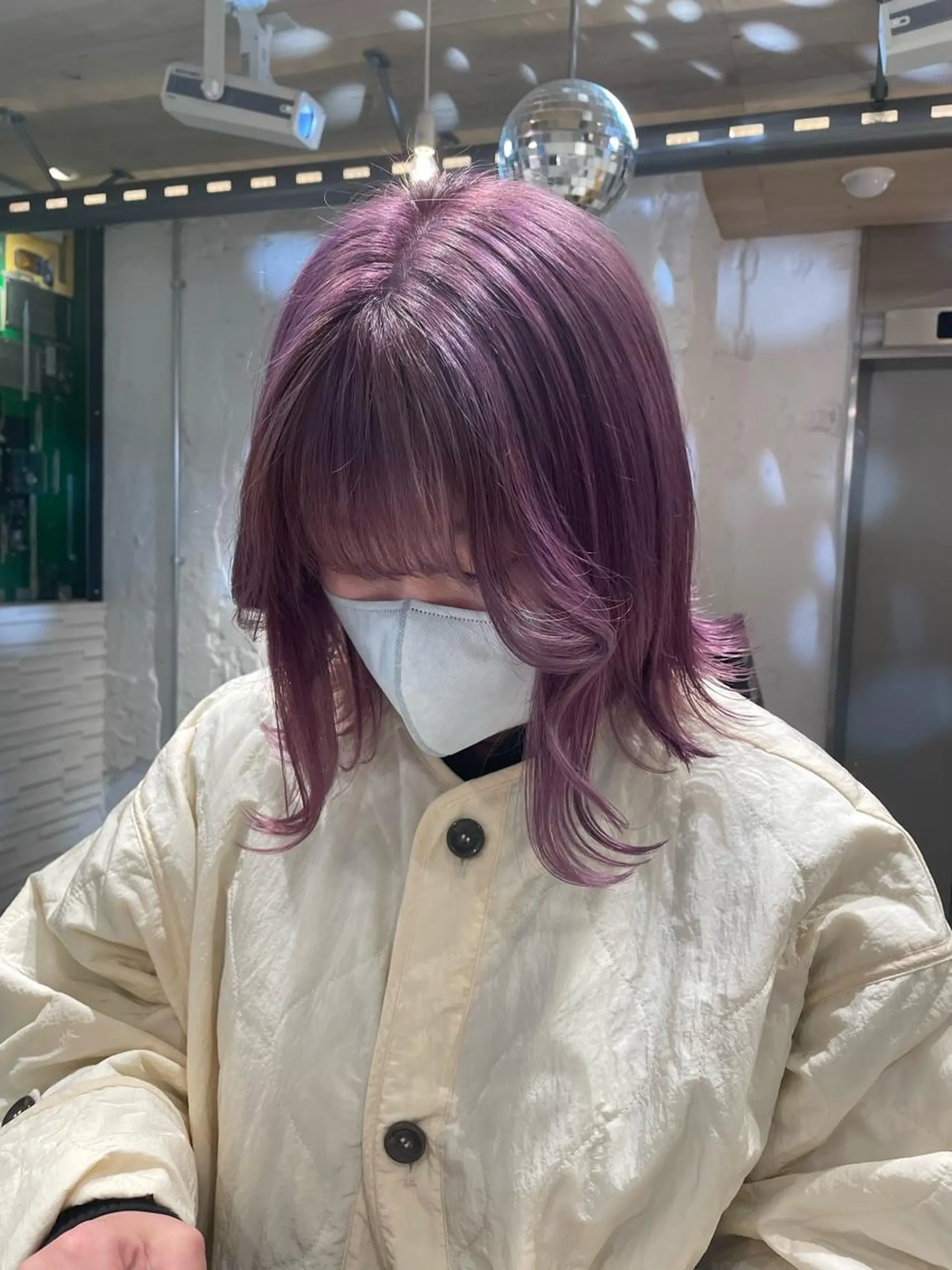 セミロング カラー 艶ハイトーン👑♡ NATSUKIのヘアスタイル