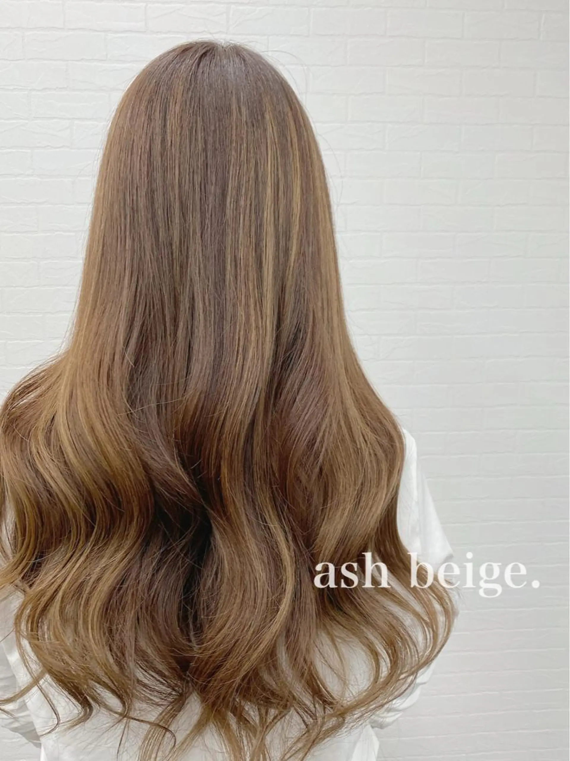 ロング カラー アッシュ ベージュカラー ハイライトカラー ハイライト GRANLUSSO 〜グランルッソ駅前店所属・木口 嘉美のヘアスタイル