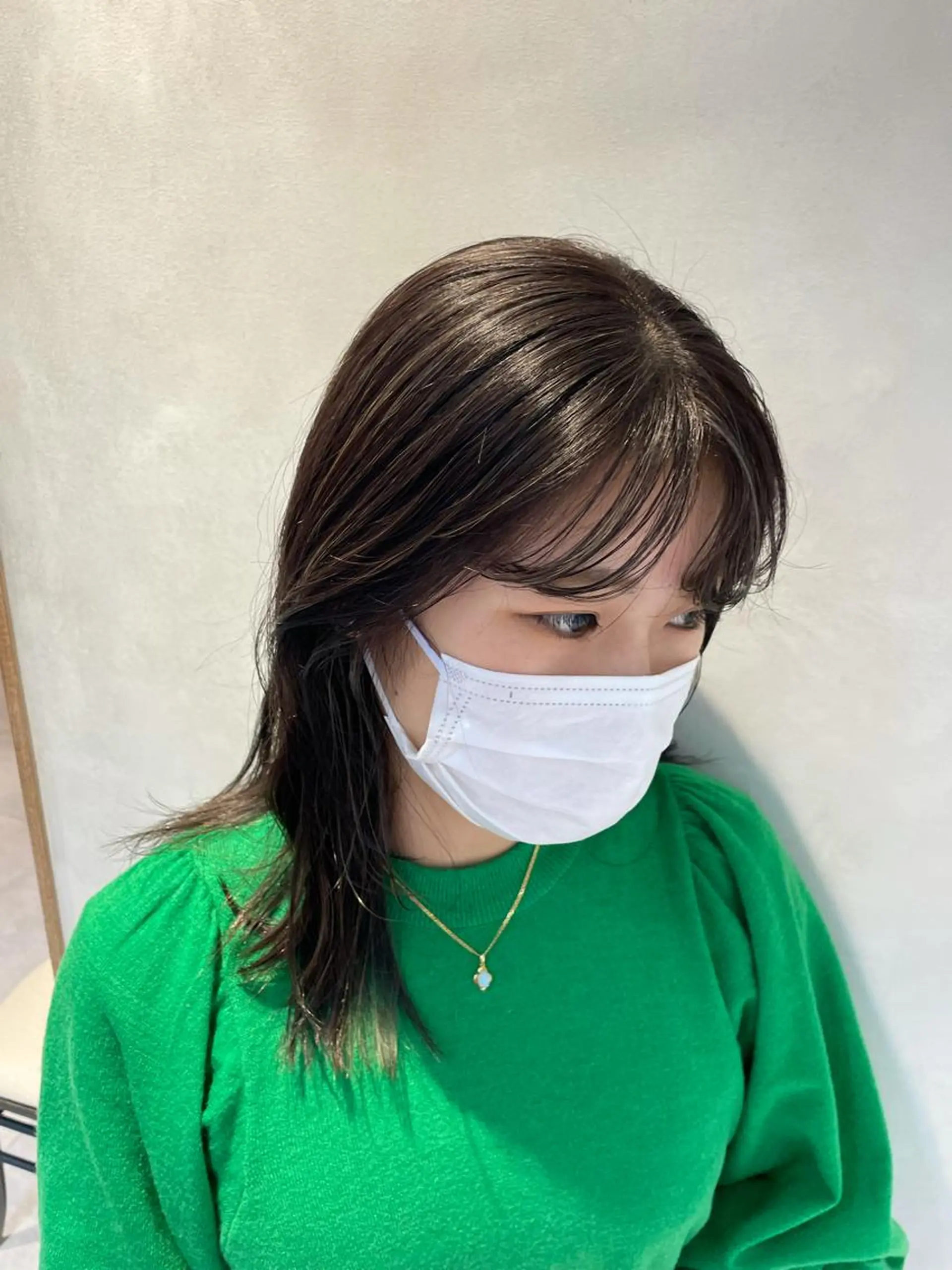 セミロング カラー 透明感カラー ハイライトカラー ハイトーンカラー ハイライト 若林 良のヘアスタイル