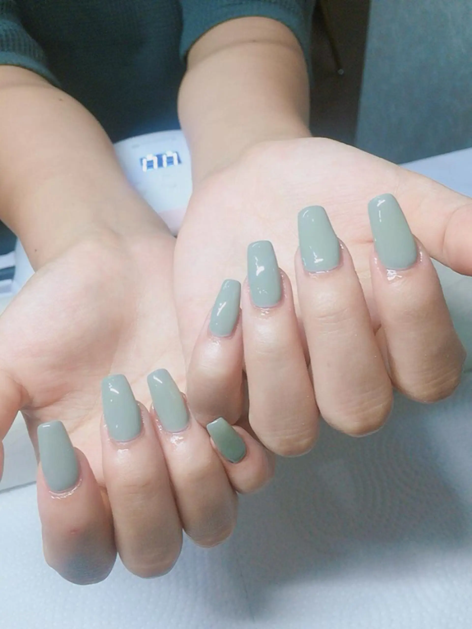 ネイル グリーン ガールネイルサロン所属・ガール ネイルサロンのネイルデザイン