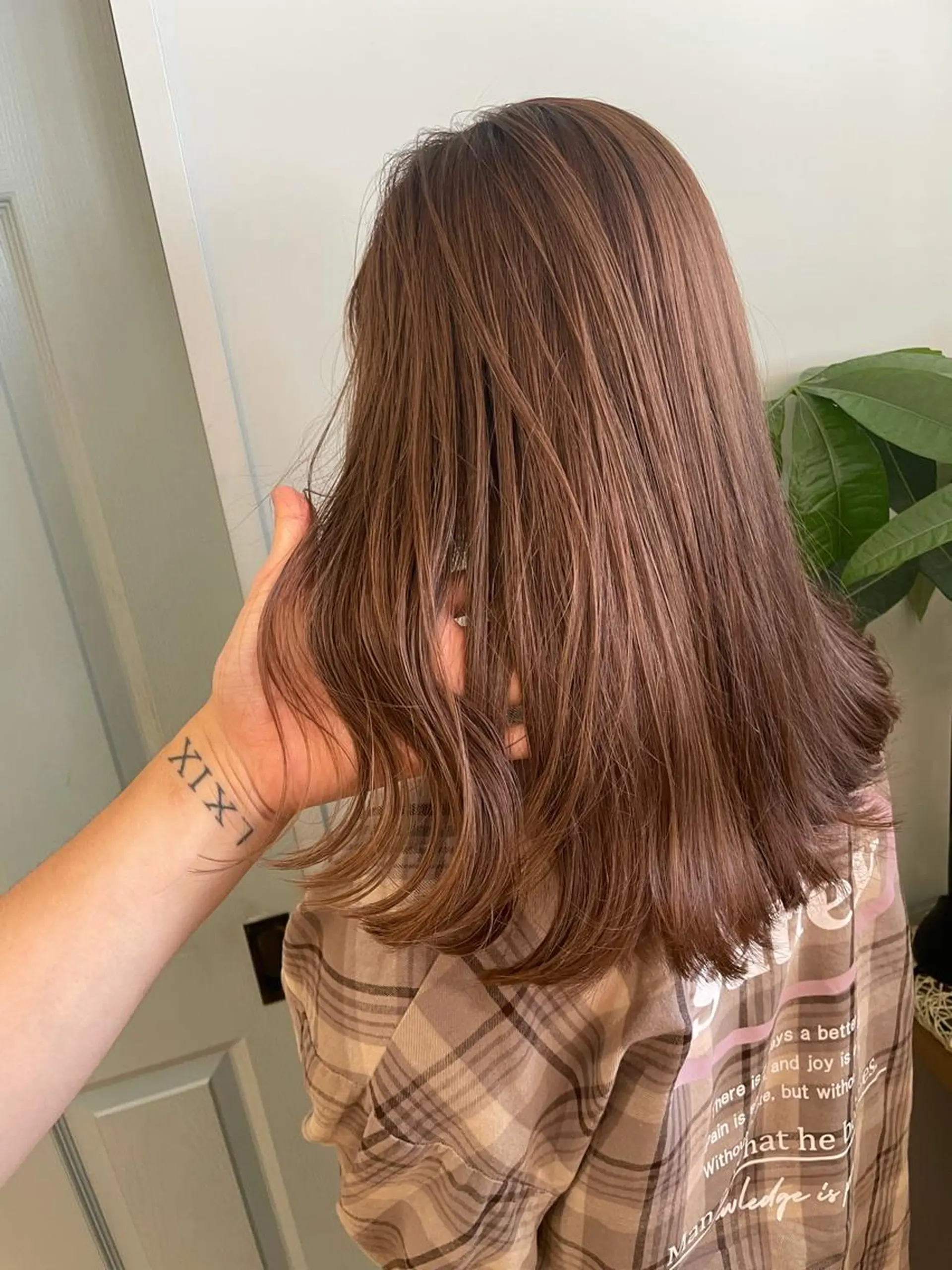 カラー アッシュ ベージュカラー ブラウンカラー ピンクカラー ケアブリーチ/ エクステ/レイヤーのヘアスタイル