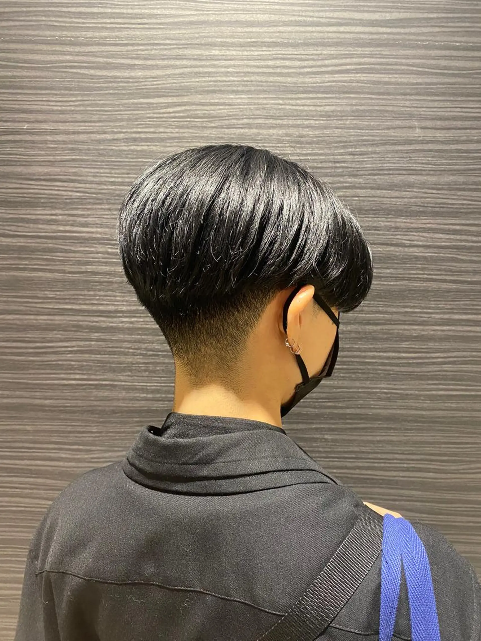 ショート 艶•透明感カラー フィーシーのヘアスタイル