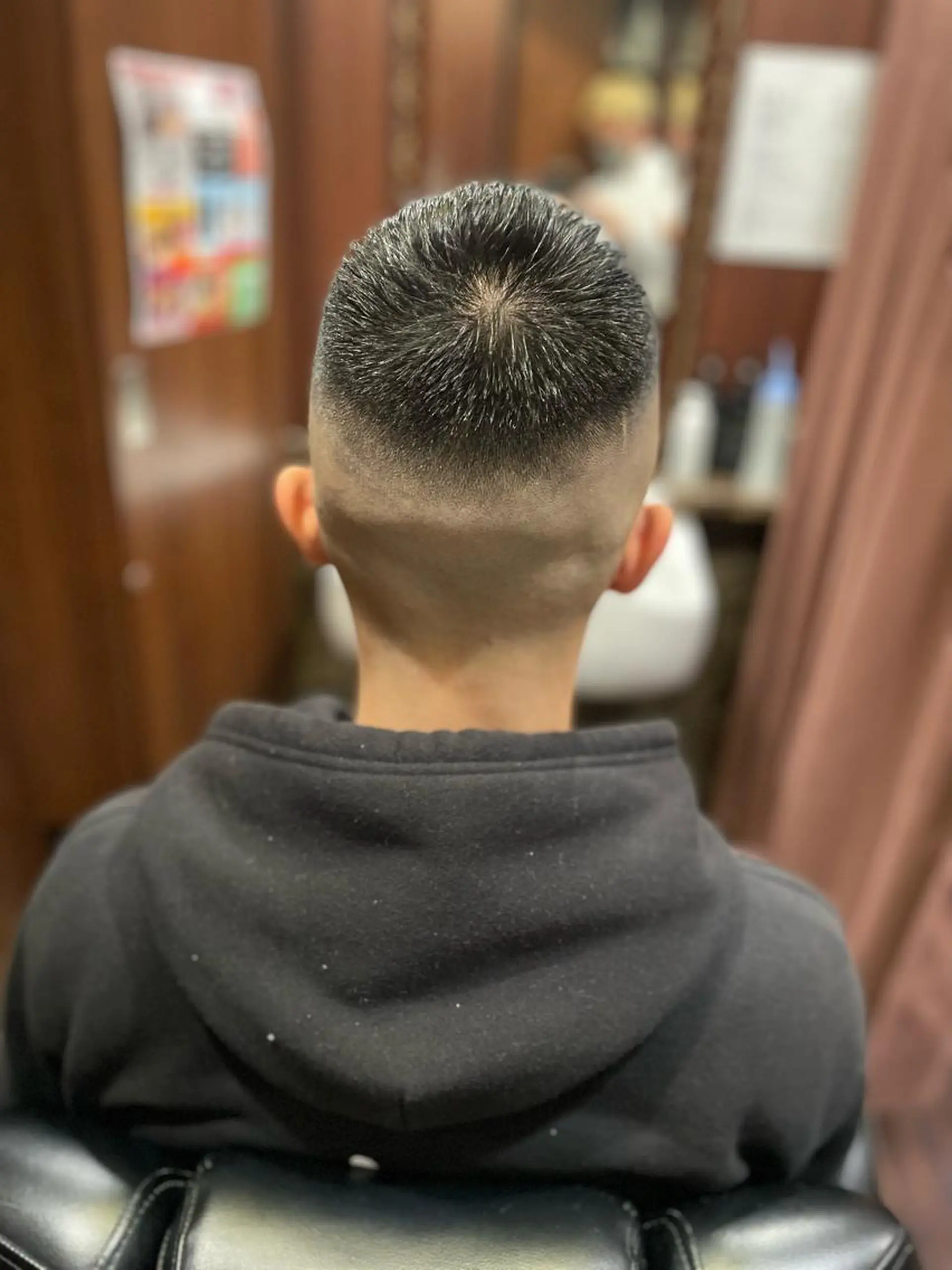 ショート メンズ 海老原 コウのヘアスタイル