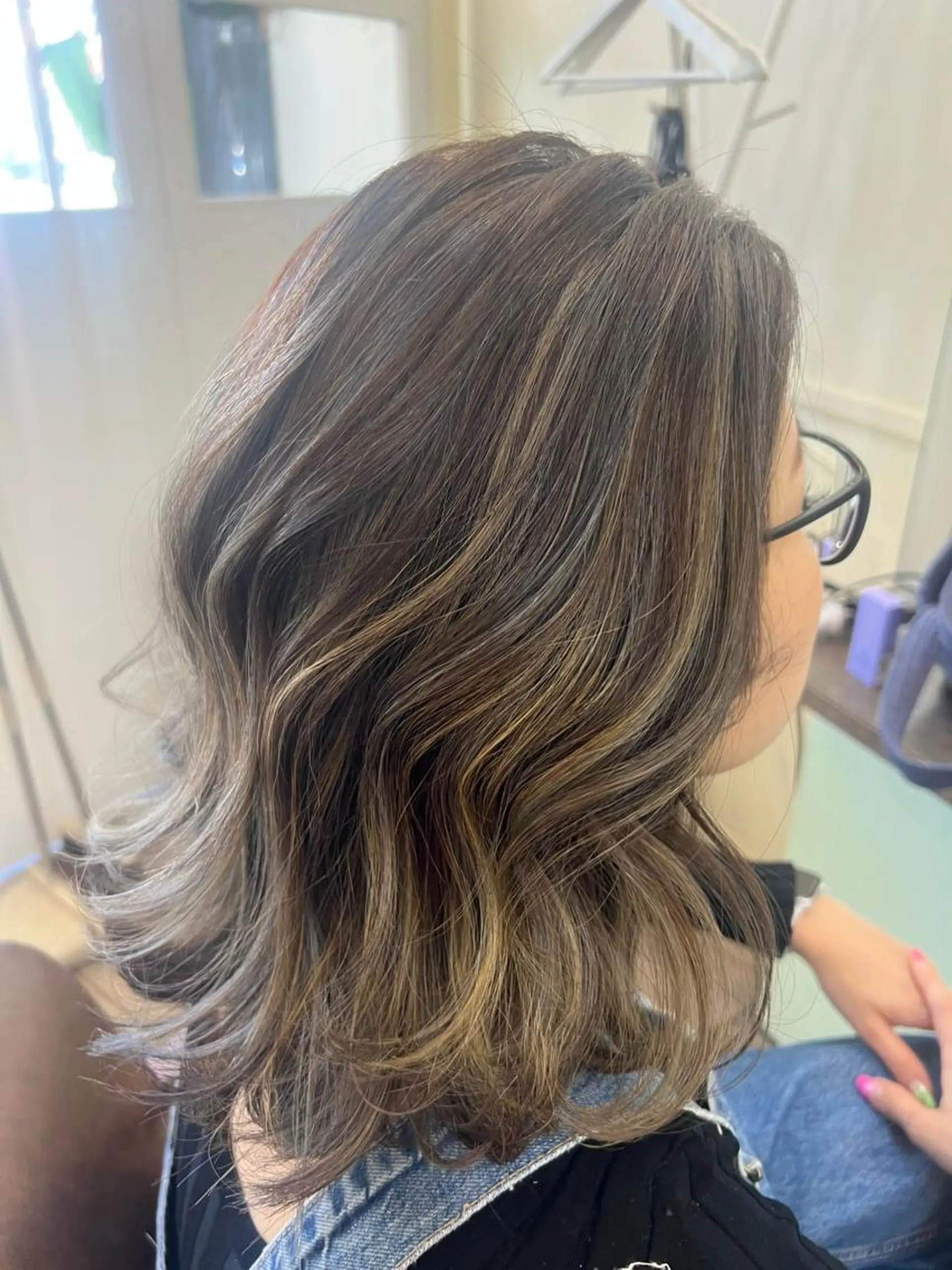 ミディアム カラー カット ヘアカラー トリートメント 鶴見 和美のヘアスタイル