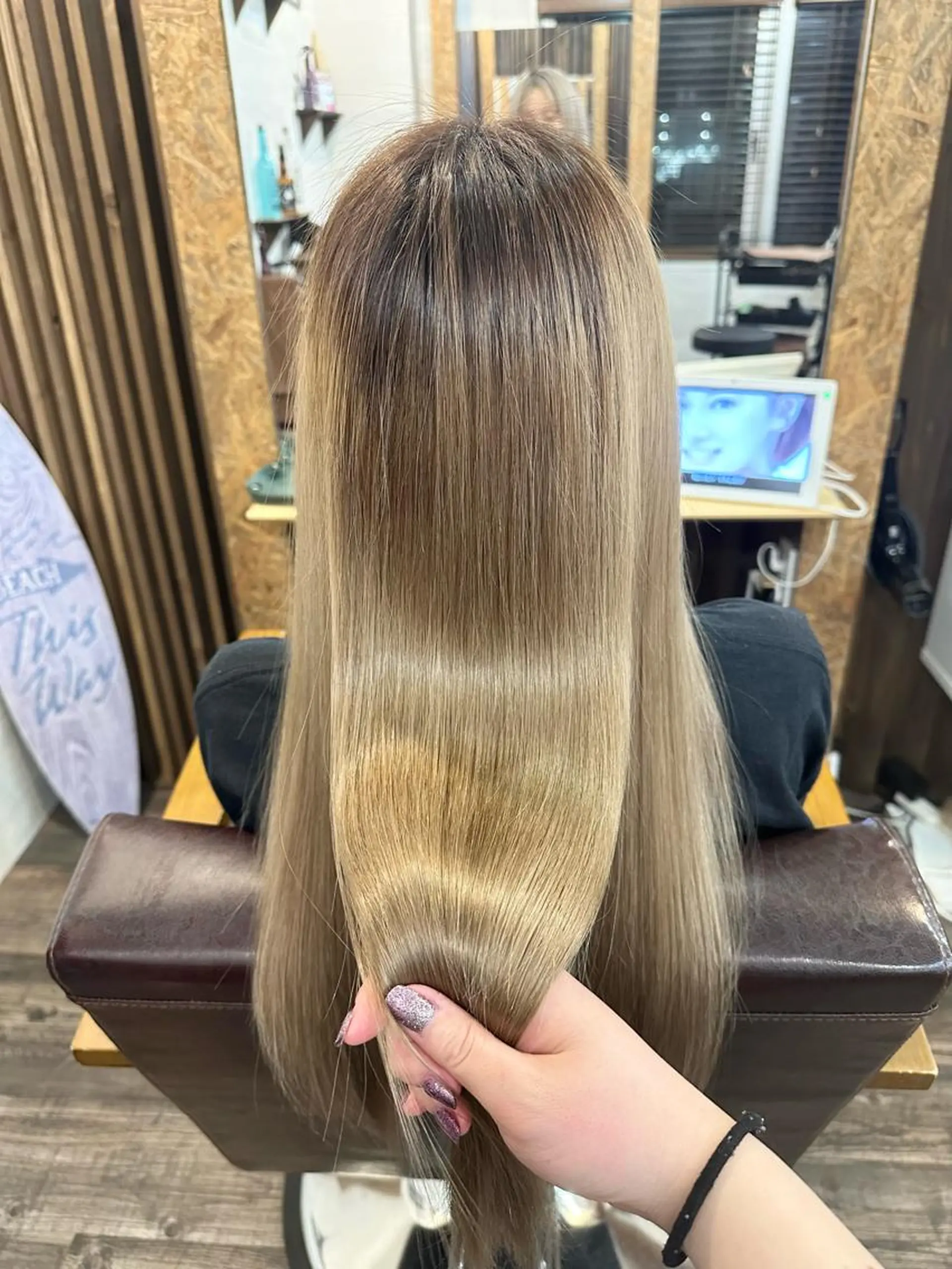 ロング トリートメント ブリーチ毛対応酸性 ストレート🌈サキのヘアスタイル