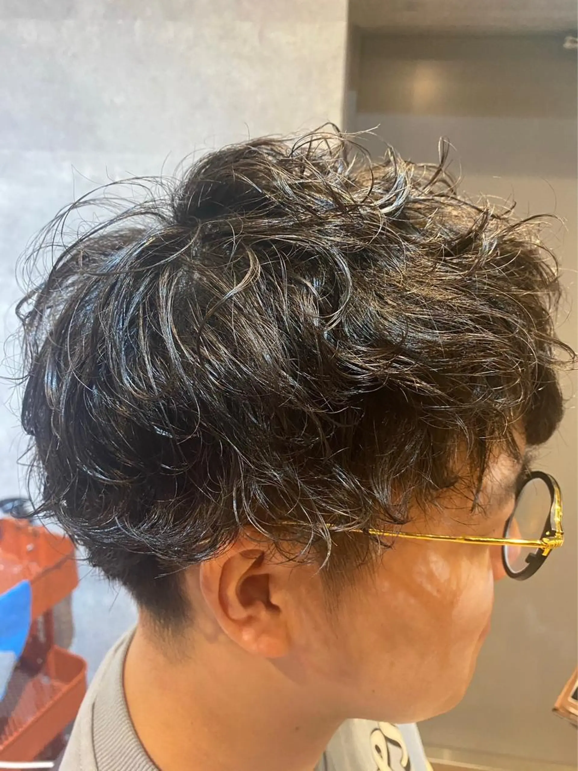 パーマ メンズ 🌙透明感カラー／ 丁寧施術｜松本のヘアスタイル