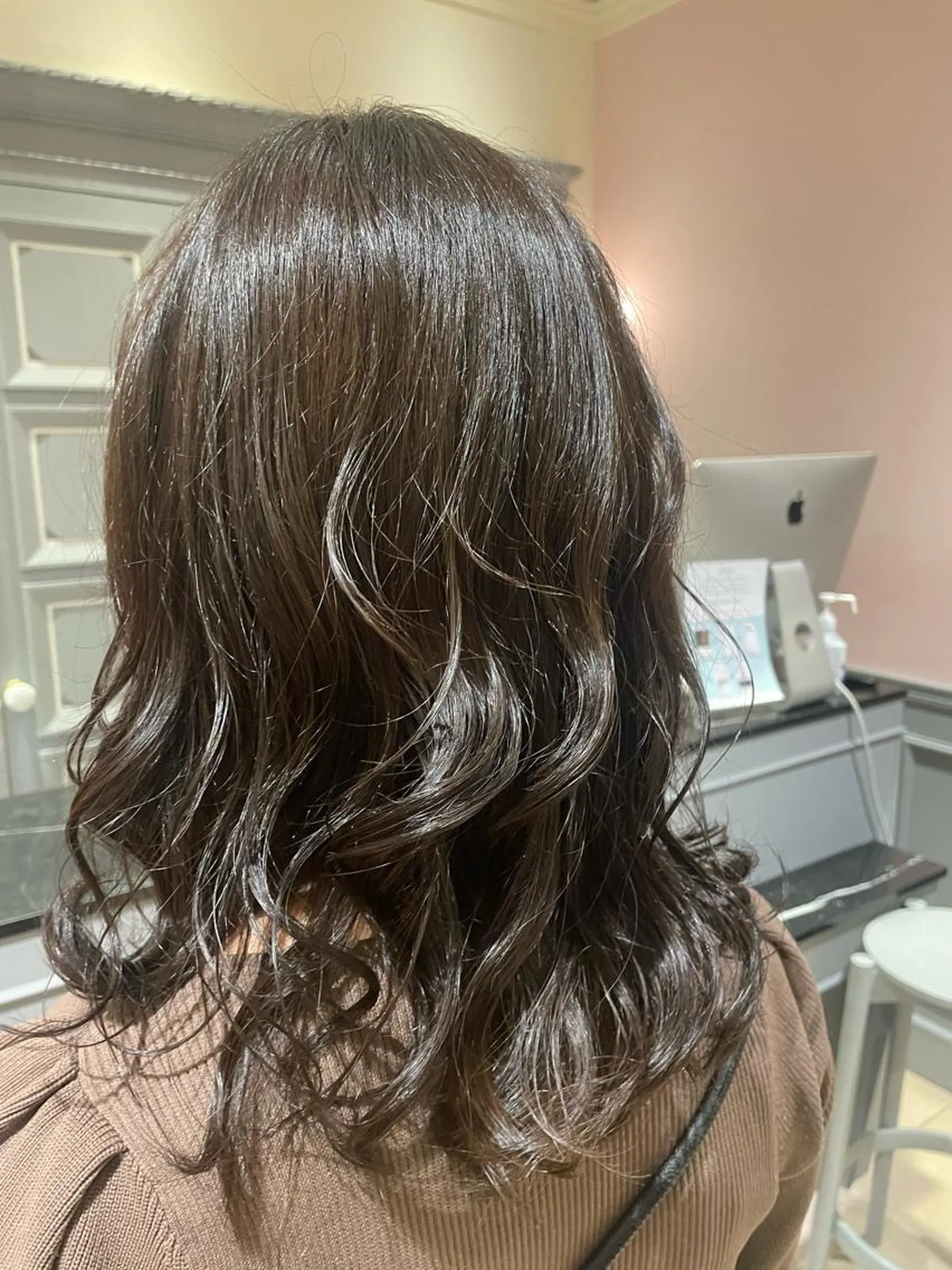 ミディアム カットモデル ヨネダのヘアスタイル