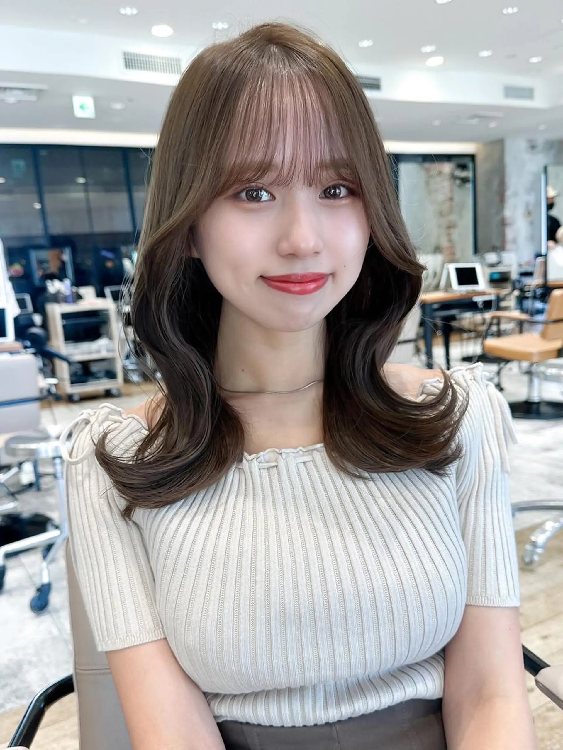 セミロング カラー ベージュカラー ブラウンカラー ブラウンベージュ くびれヘア 顔周りカット カット ヘアカラー トリートメント 顔周り/くびれヘア 韓国ヘア💕風間るなのヘアスタイル