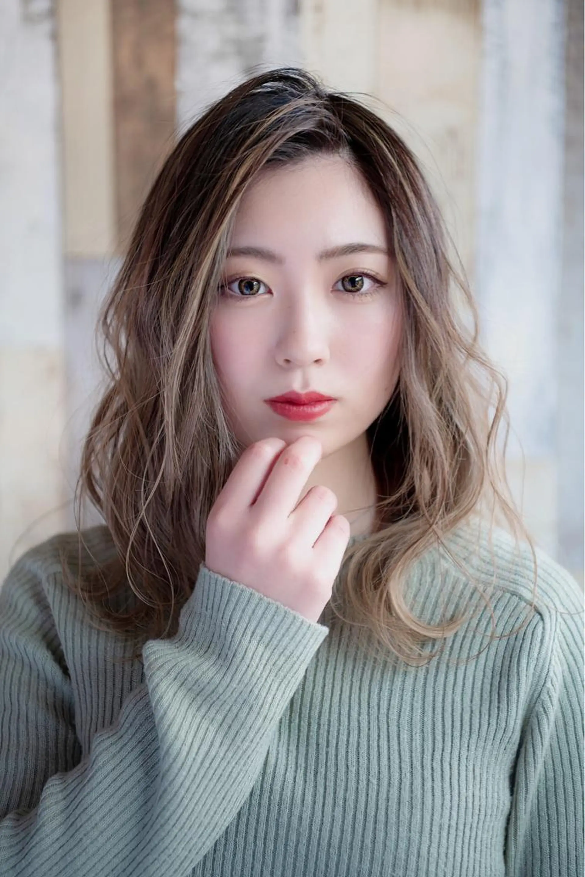 ミディアム カラー Aile所属・酸性ストレート／カラ ー/山下高明のヘアスタイル