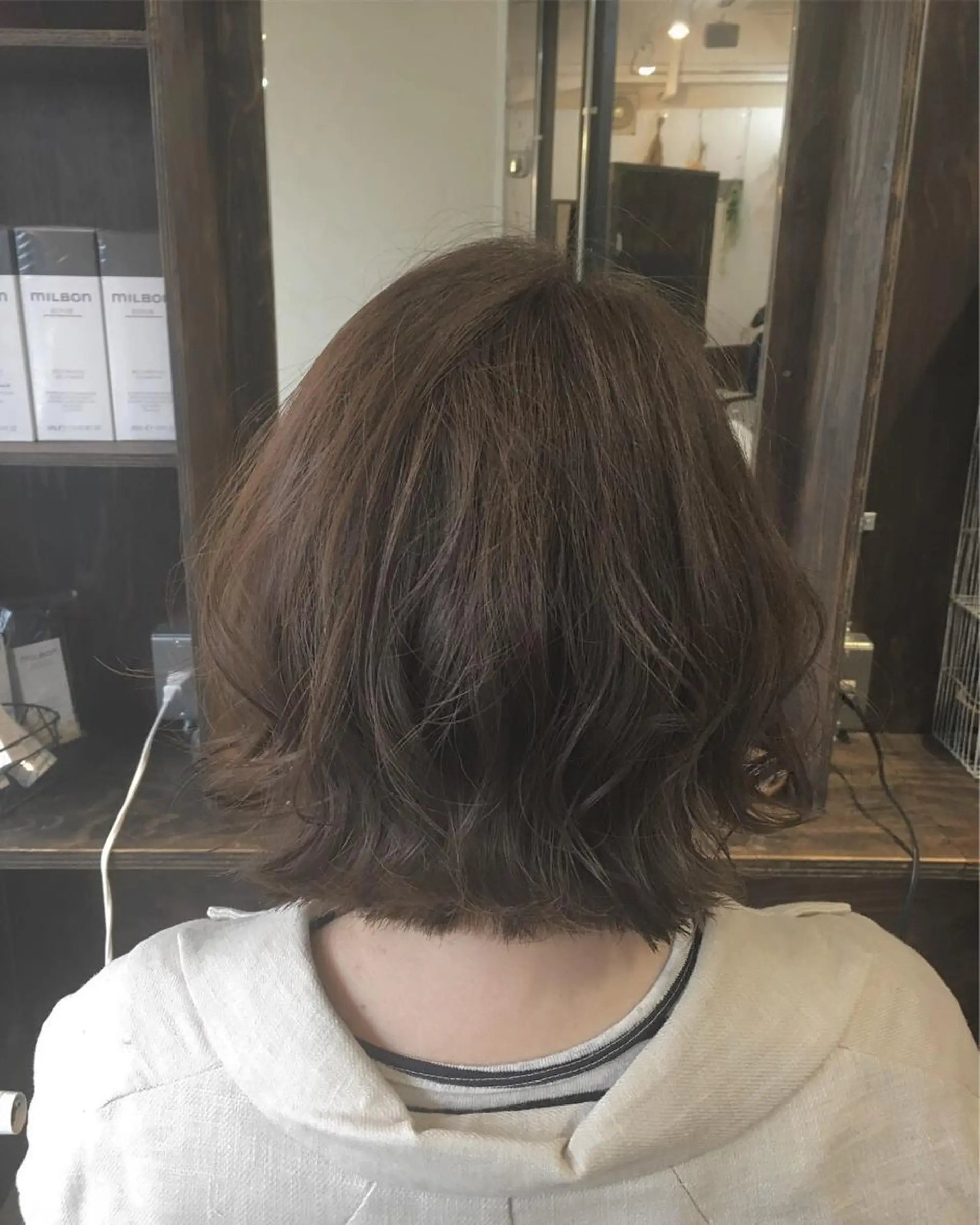ショート カラー 切りっぱなしボブ ボブ 外ハネヘア LoRE hair 四条河原町　西尾友里のヘアスタイル