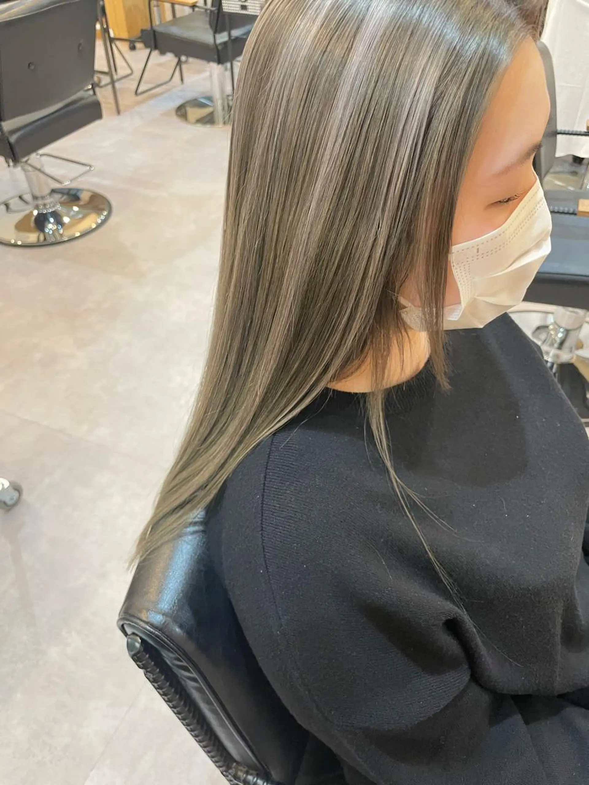 ロング カラー akane .のヘアスタイル