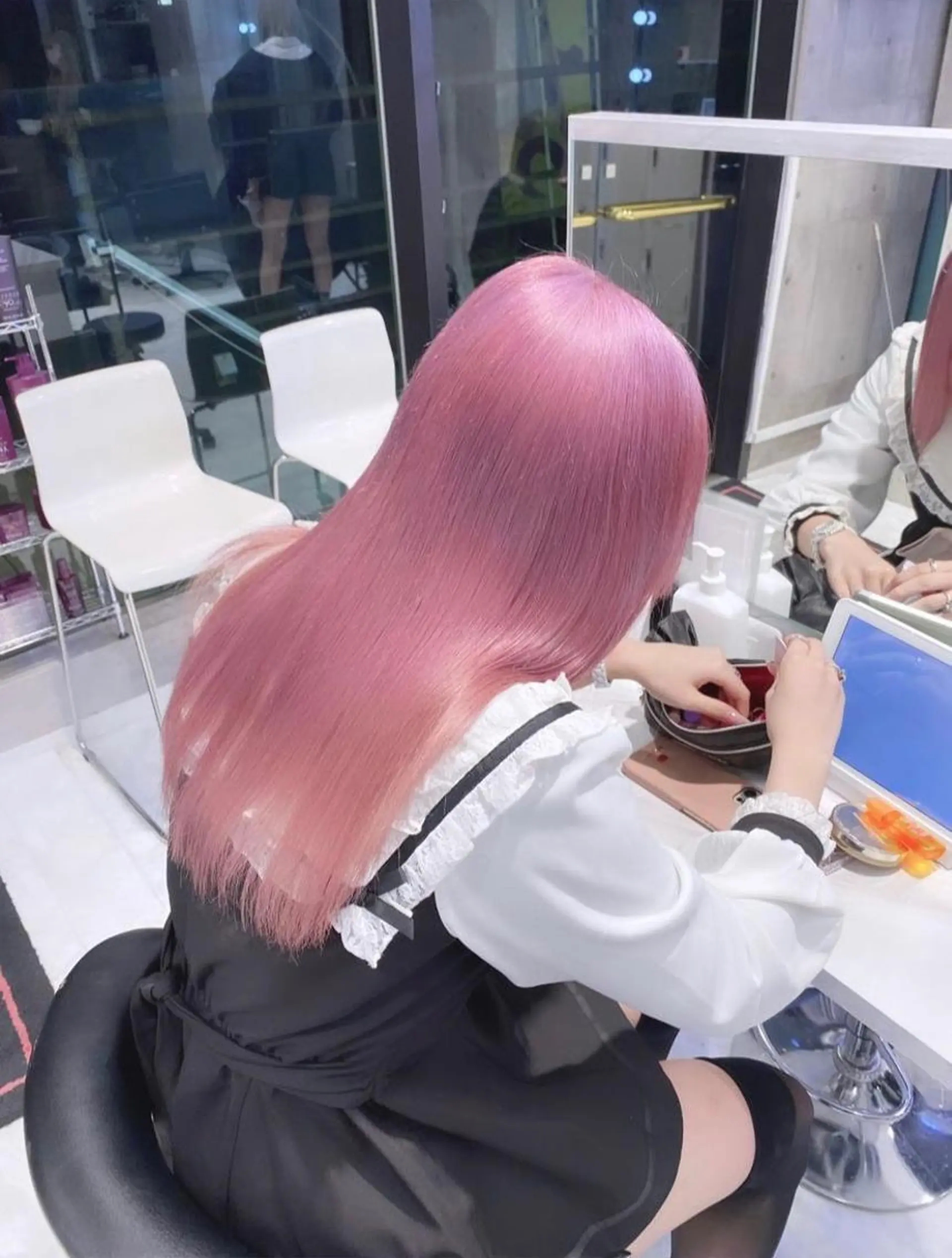 ロング ヘアカラー トリートメント 🩶 ピンクカラー/ ブロンド🩶くるみのヘアスタイル