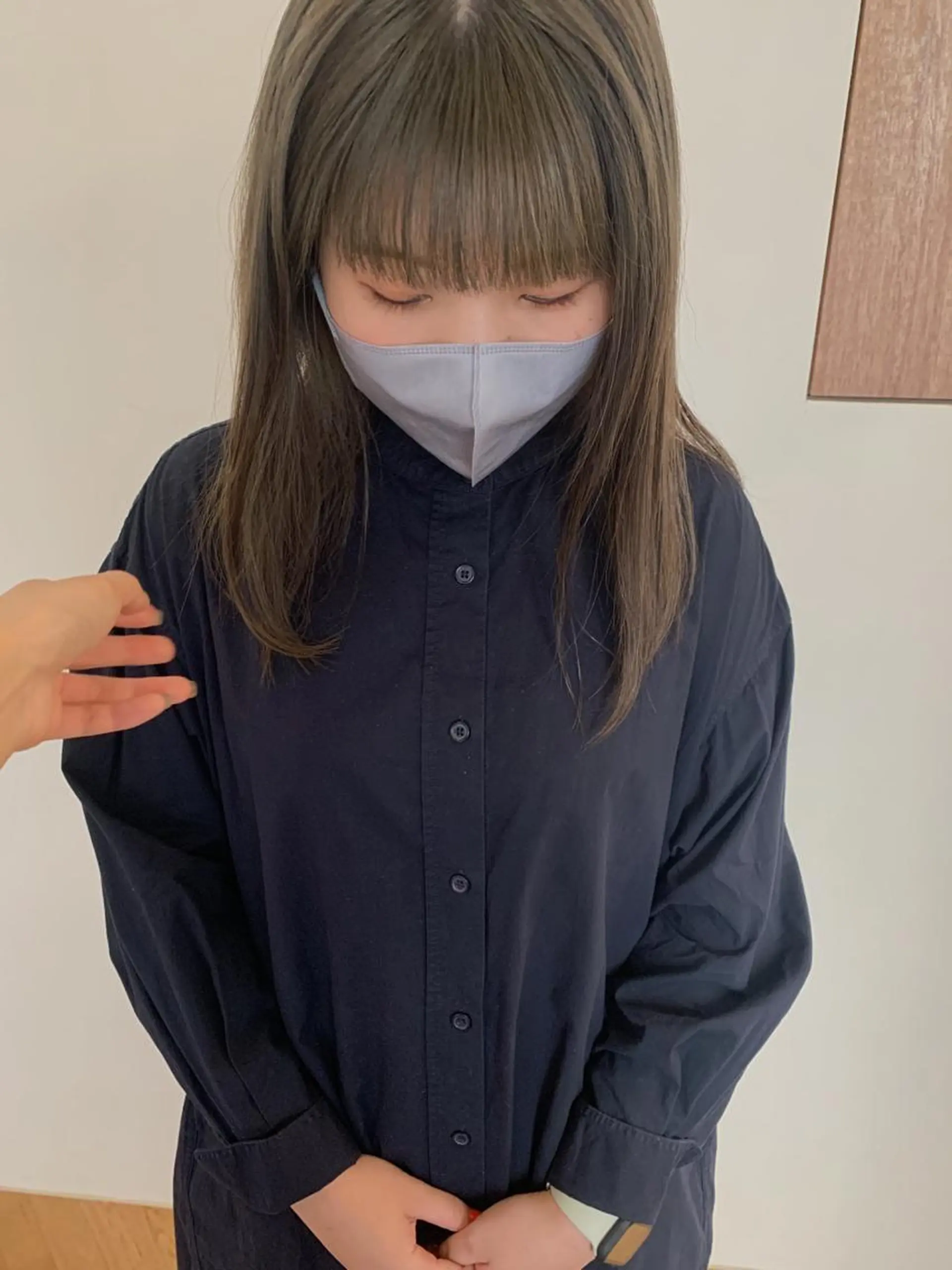 セミロング カラー ベージュカラー ダブルカラー オリーブベージュ カット ヘアカラー yupi🐈‍⬛ レイヤー/パーマのヘアスタイル