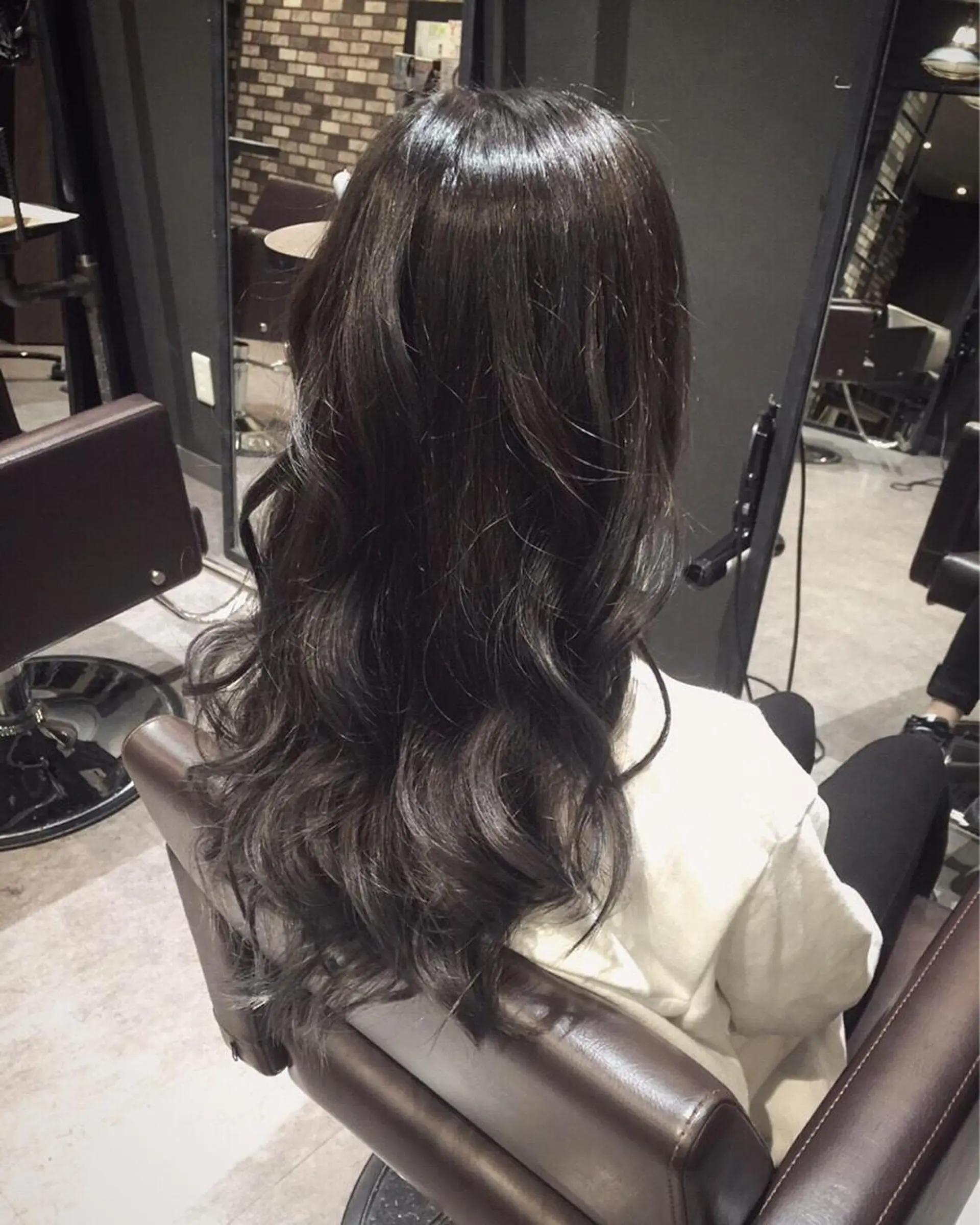 セミロング カラー イルミナカラー due hair 京都駅前店 MILBON オージュア認定サロン【デューヘアー】所属・ハイトーンブリーチ 土坂　由志【京都】のヘアスタイル