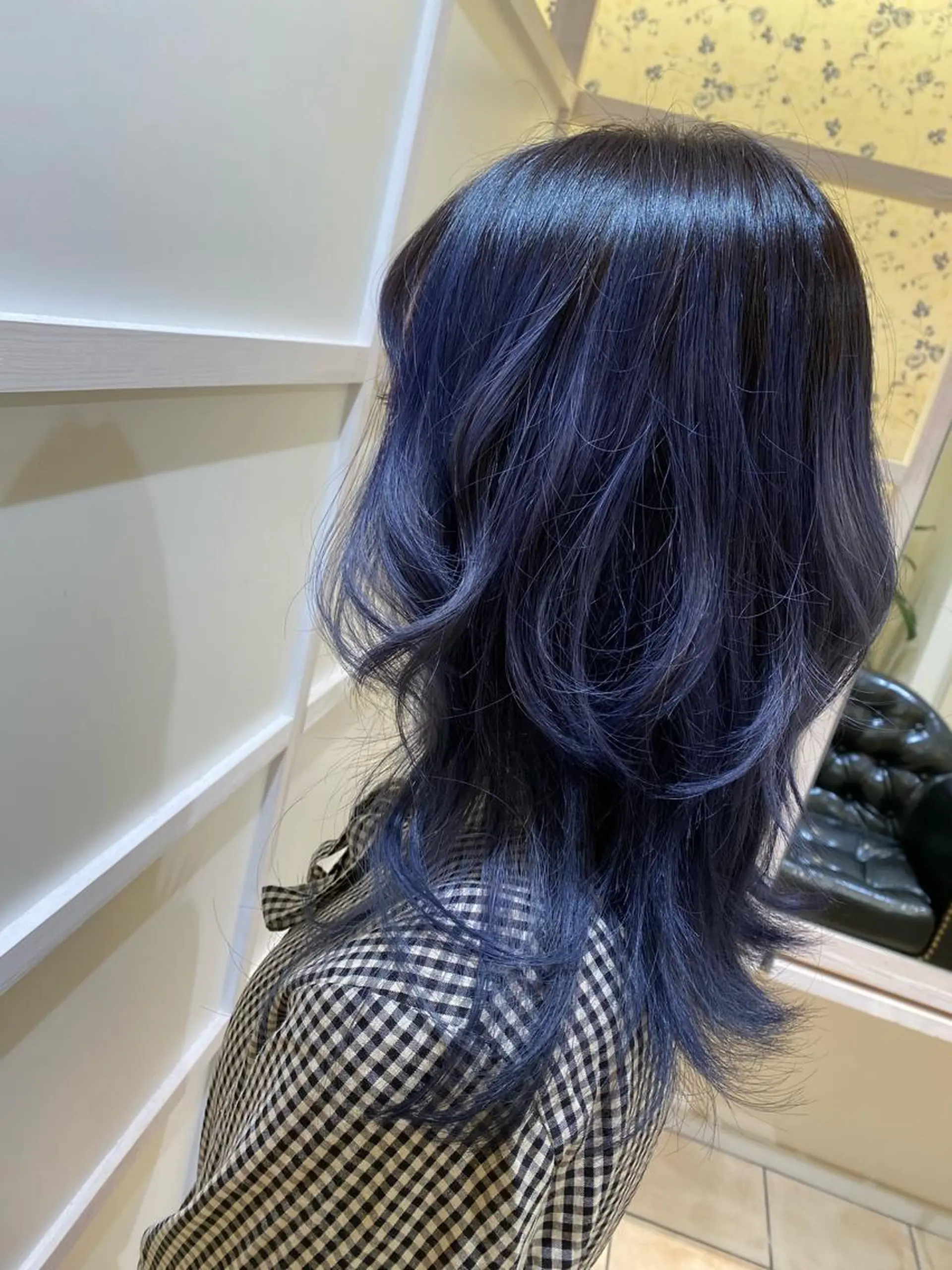 ミディアム カラー ウルフカット 斎藤 彩香のヘアスタイル