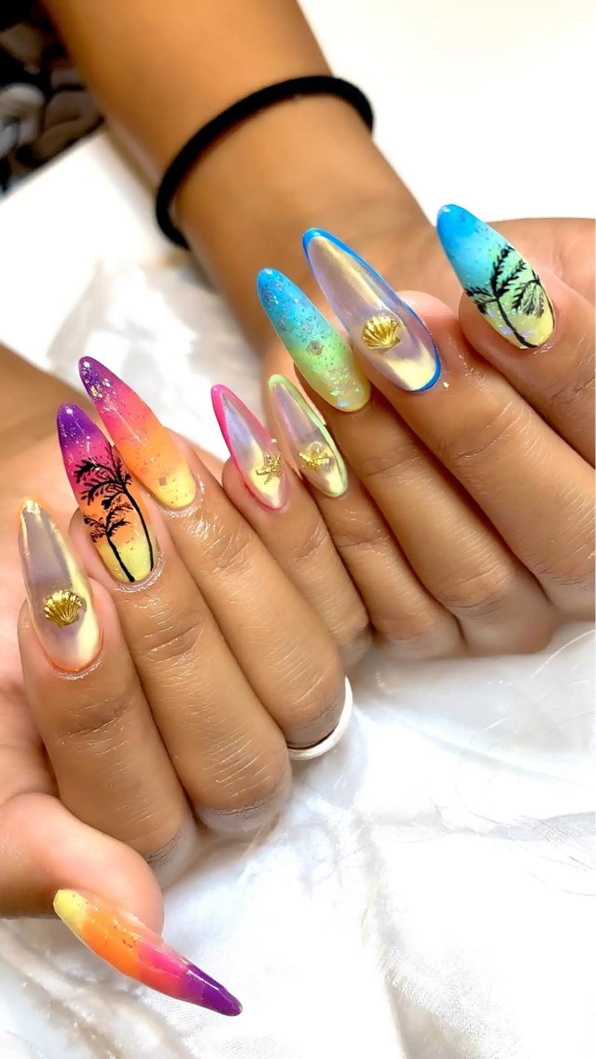 ネイル ジェルネイル ロングネイル ニュアンスネイル オフィスネイル パラジェル ハンドネイル clover nailのネイルデザイン