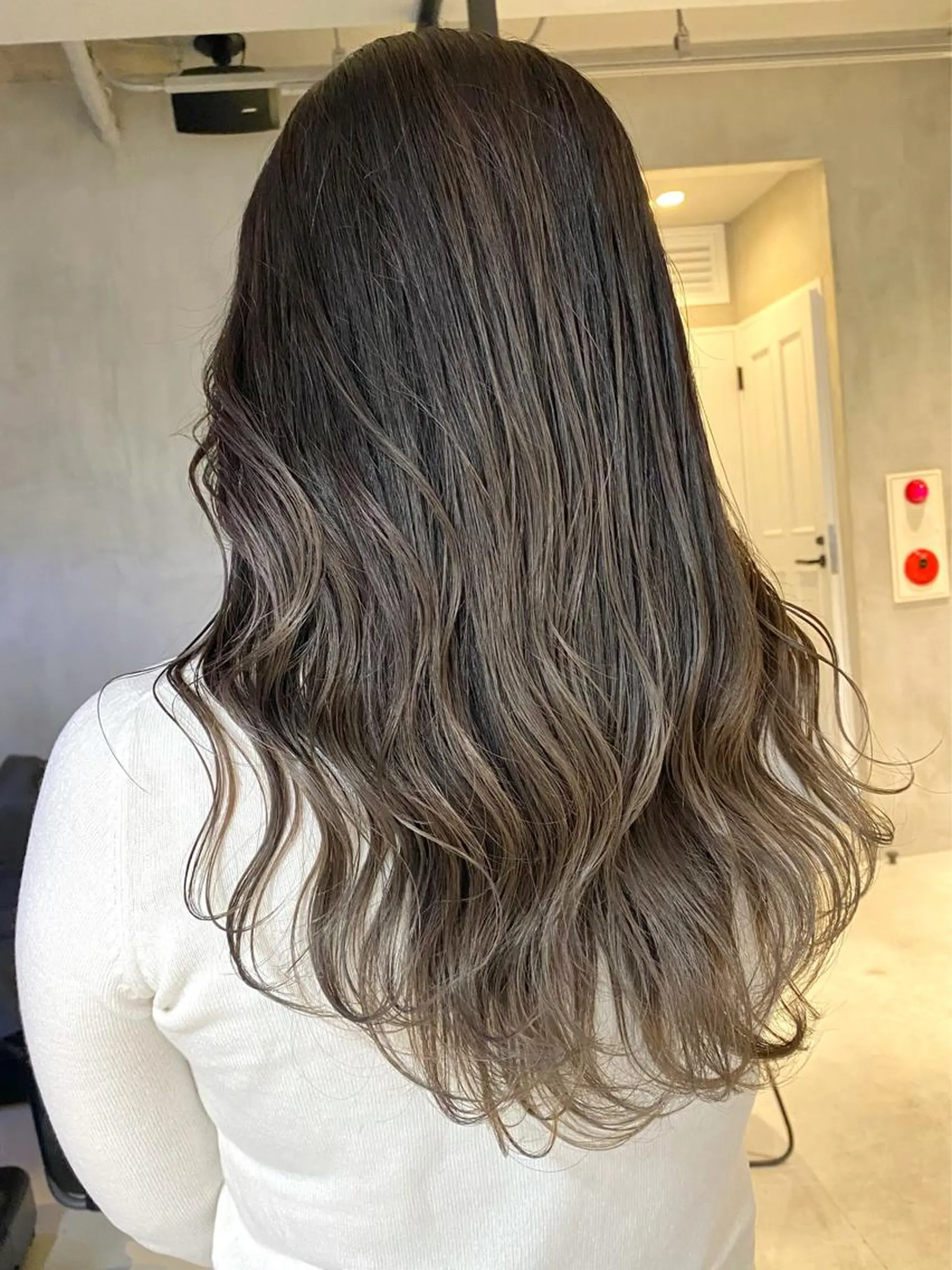 ロング ハイライト ヘアカラー 仲井間　賢雄 fifthのヘアスタイル